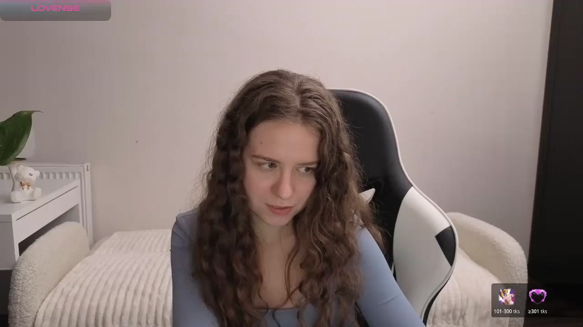 Gallery image thumbnail from BlueFlowerr's myfreecams stream on, 11/19/2025, 20:50 image 6 of 20