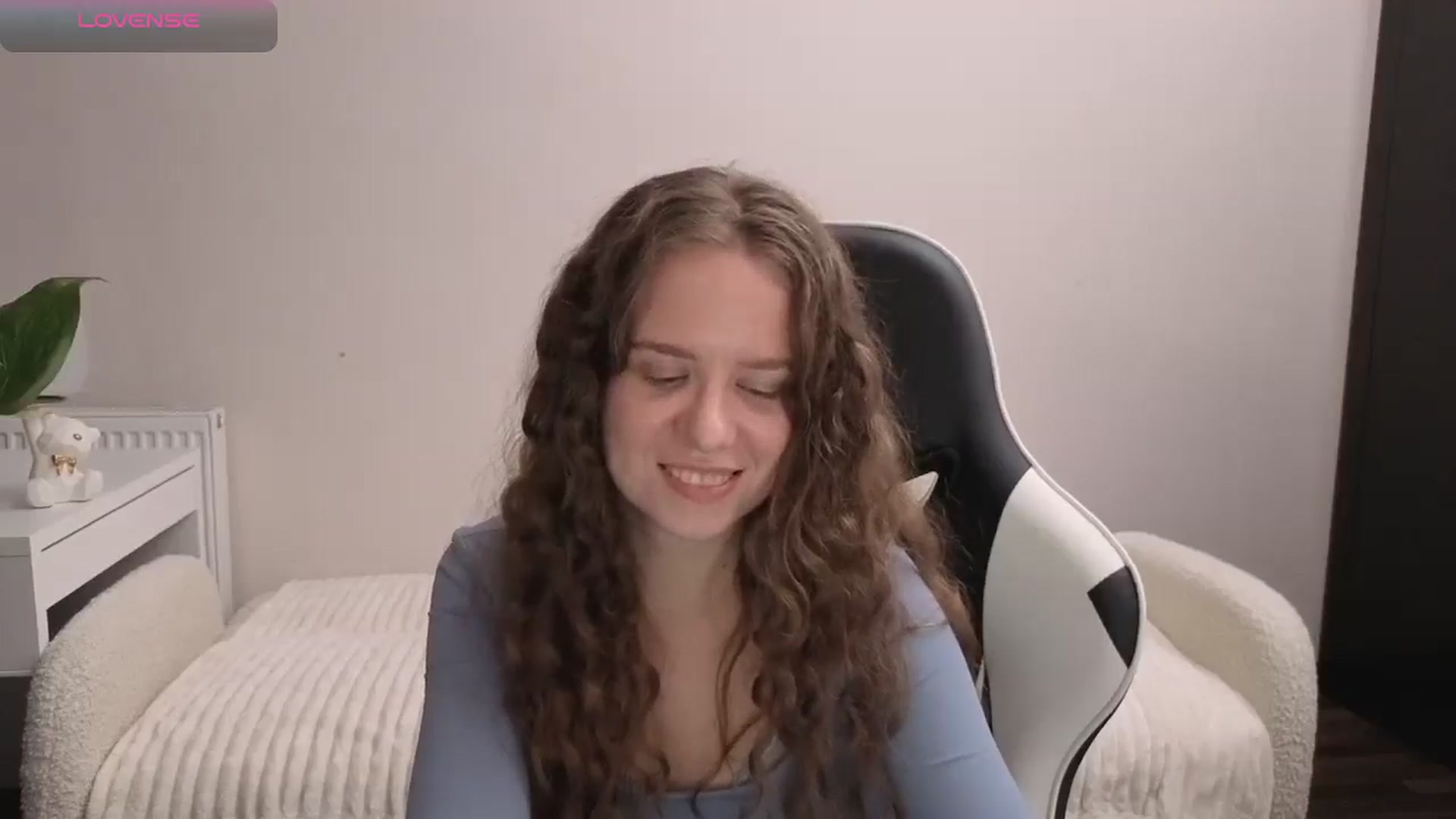 Gallery image thumbnail from BlueFlowerr's myfreecams stream on, 11/19/2025, 20:50 image 8 of 20