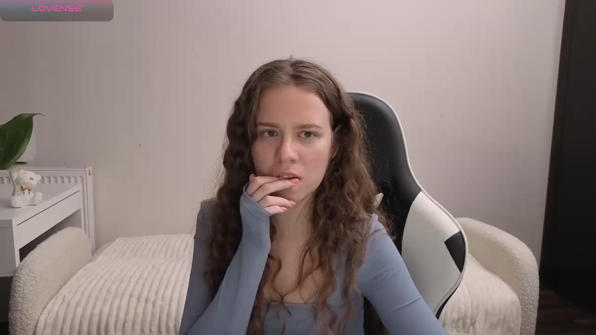 Gallery image thumbnail from BlueFlowerr's myfreecams stream on, 11/19/2025, 20:50 image 9 of 20