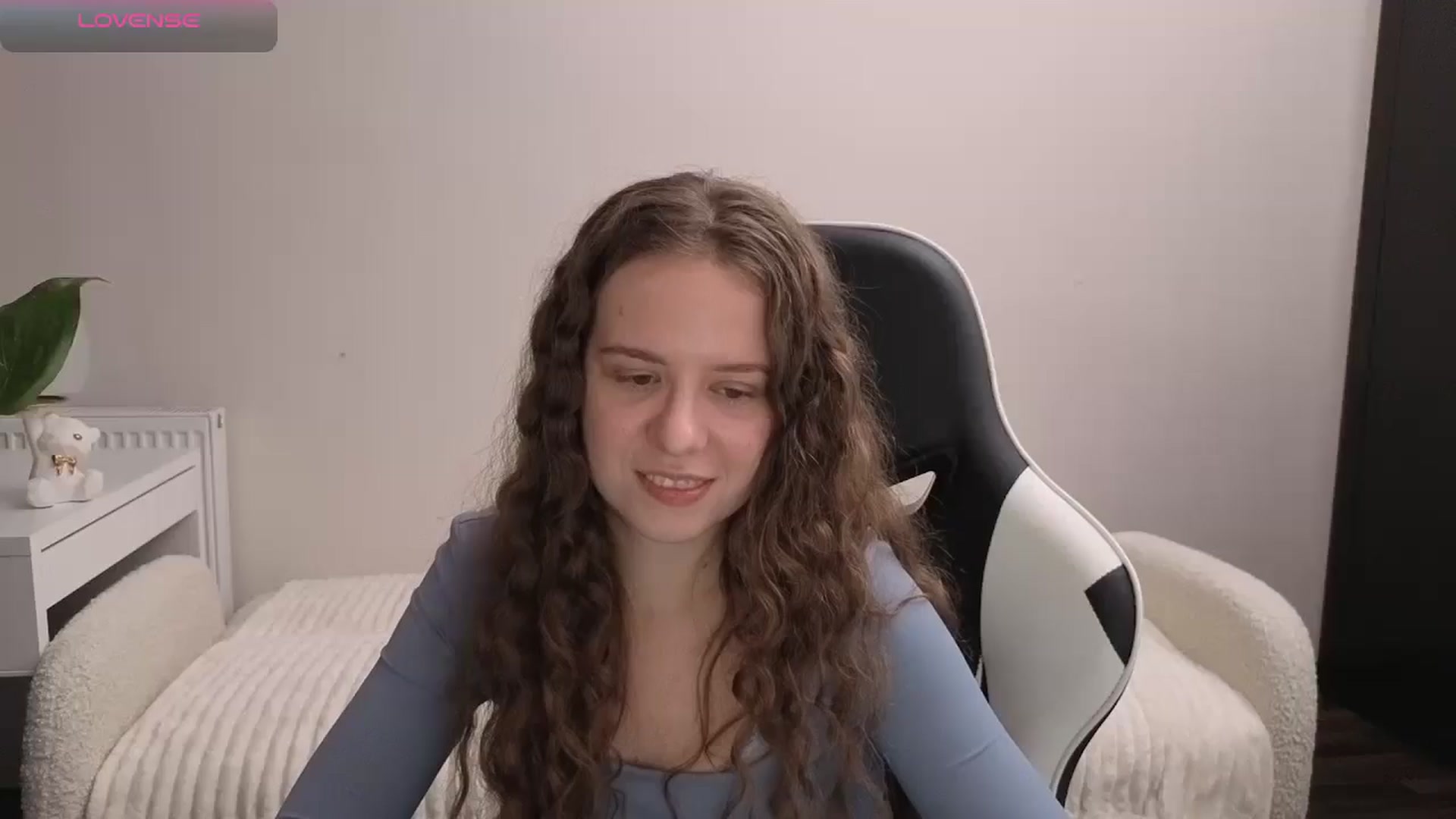 Gallery image thumbnail from BlueFlowerr's myfreecams stream on, 11/19/2025, 20:50 image 7 of 20