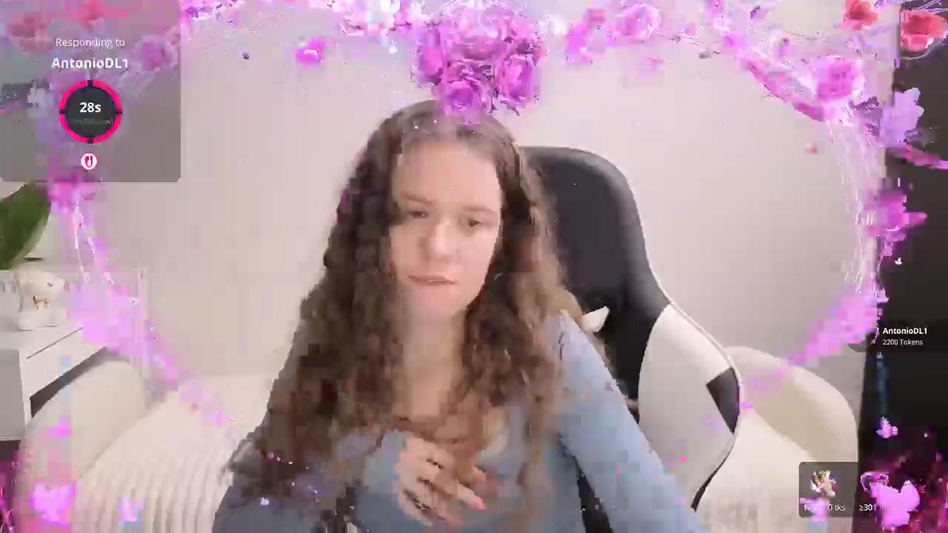 Gallery image thumbnail from BlueFlowerr's myfreecams stream on, 11/19/2025, 20:50 image 13 of 20
