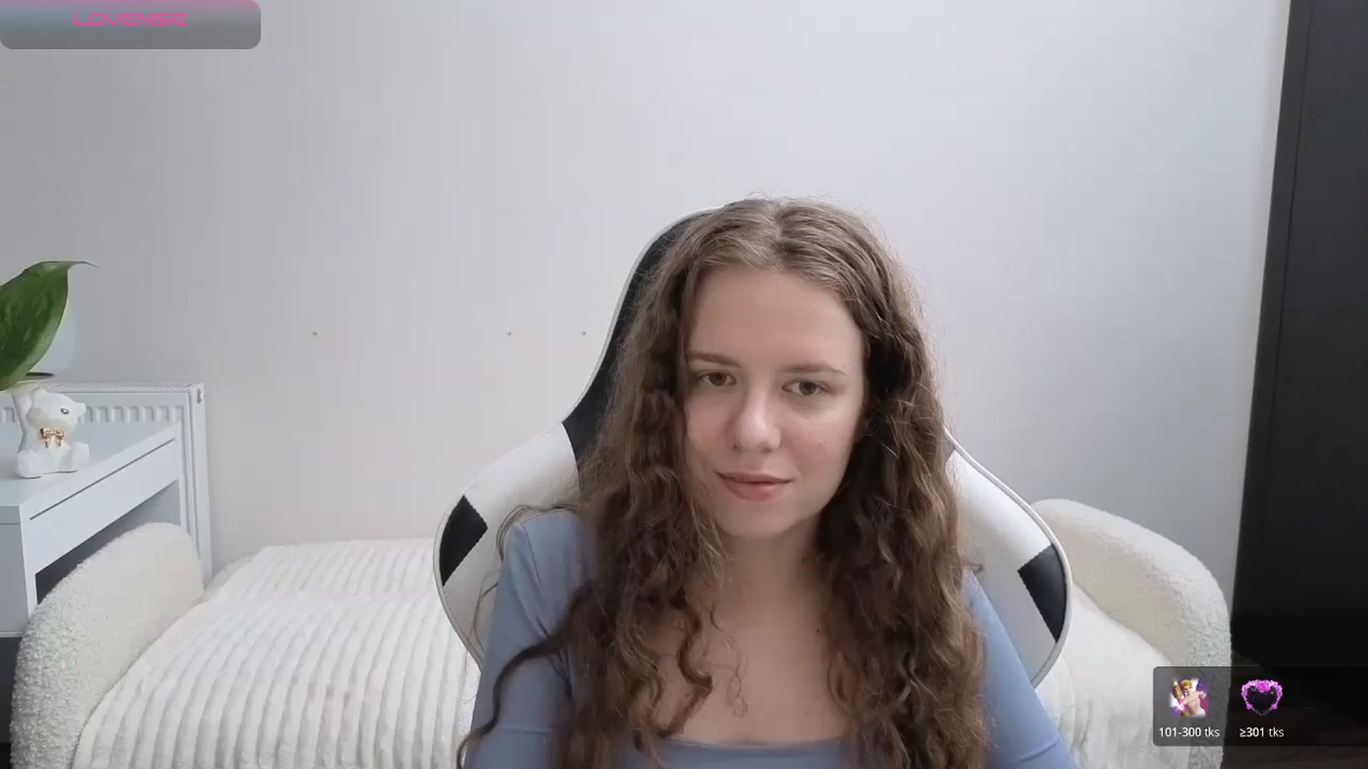 Gallery image thumbnail from BlueFlowerr's myfreecams stream on, 11/19/2025, 22:00 image 19 of 20