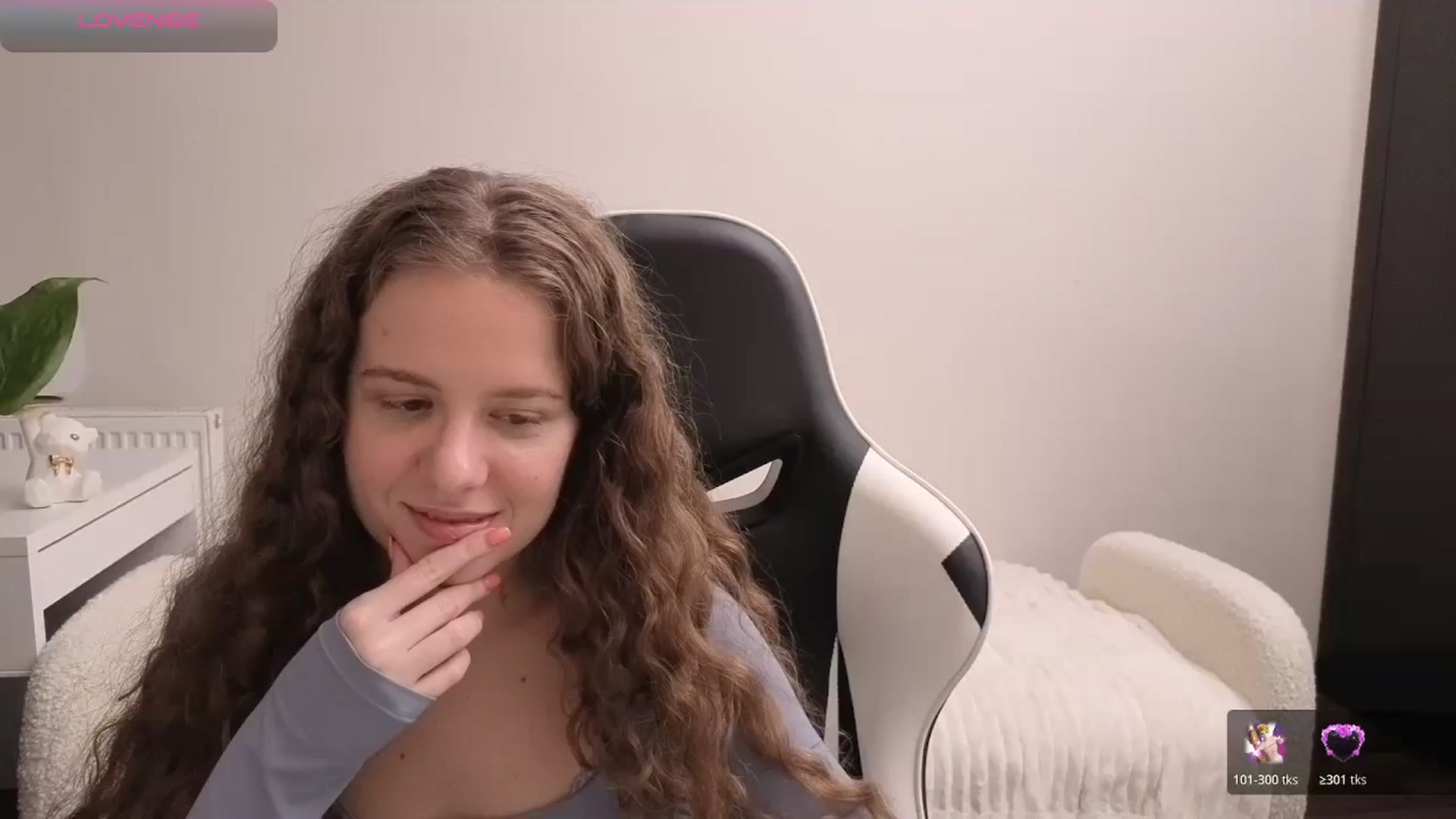 Gallery image thumbnail from BlueFlowerr's myfreecams stream on, 11/19/2025, 22:00 image 1 of 20