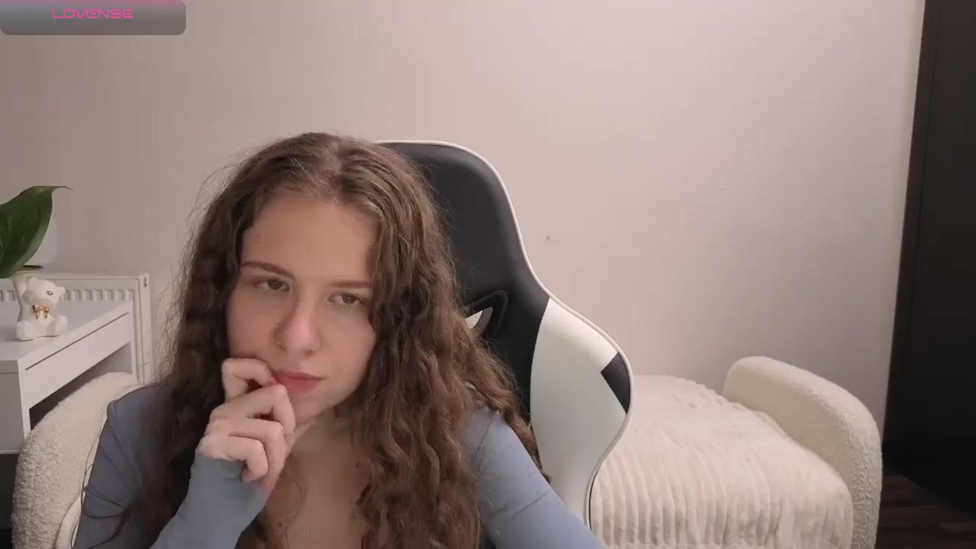 Gallery image thumbnail from BlueFlowerr's myfreecams stream on, 11/19/2025, 22:00 image 6 of 20