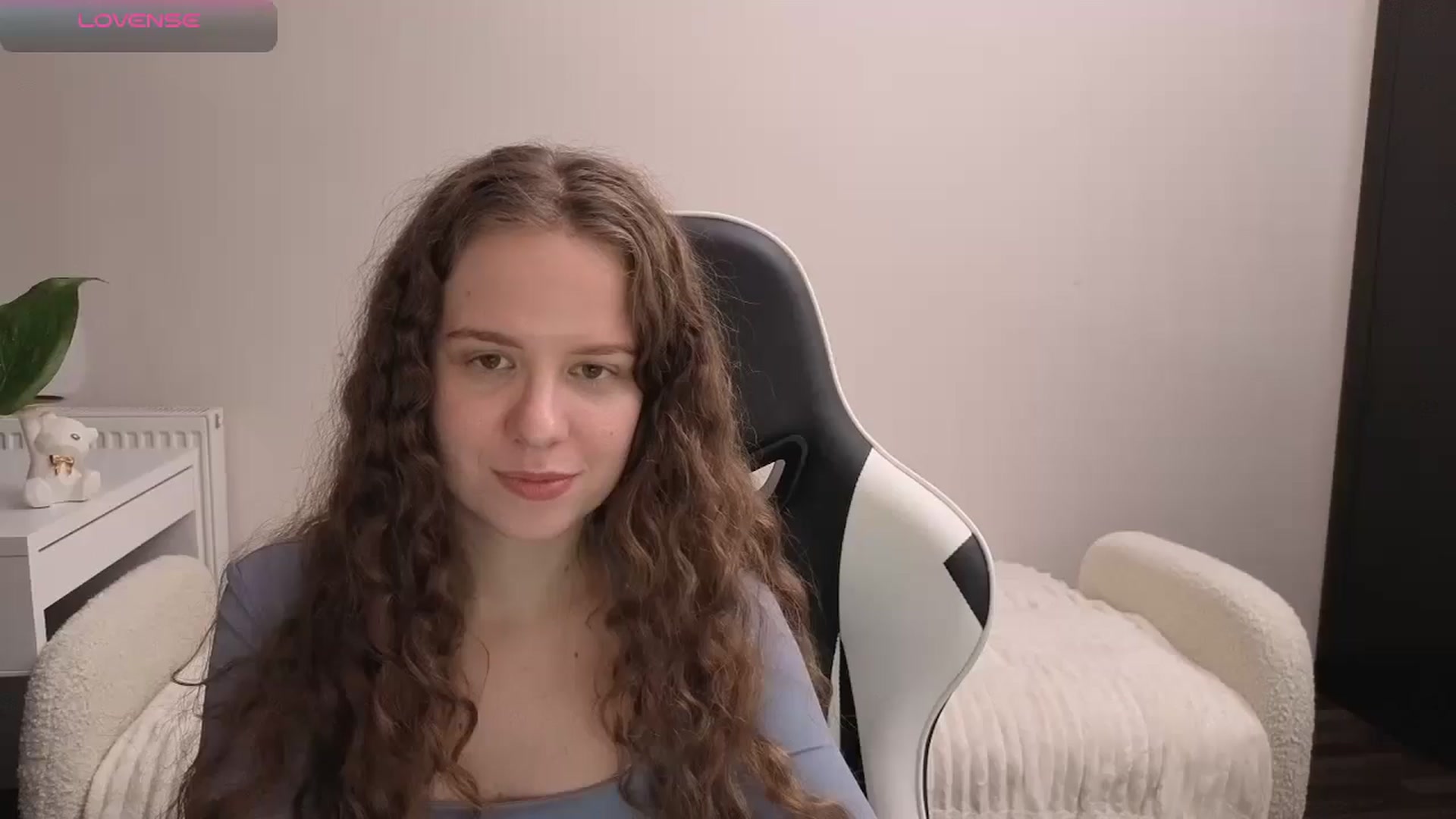 Gallery image thumbnail from BlueFlowerr's myfreecams stream on, 11/19/2025, 22:00 image 2 of 20