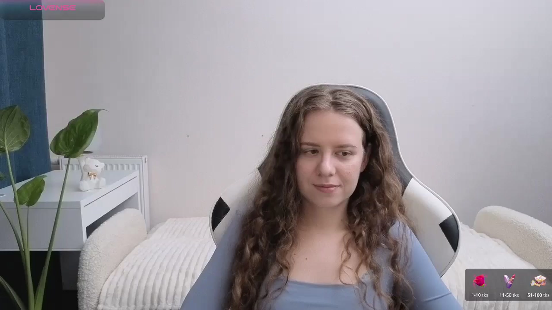 Gallery image thumbnail from BlueFlowerr's myfreecams stream on, 11/19/2025, 23:16 image 10 of 20