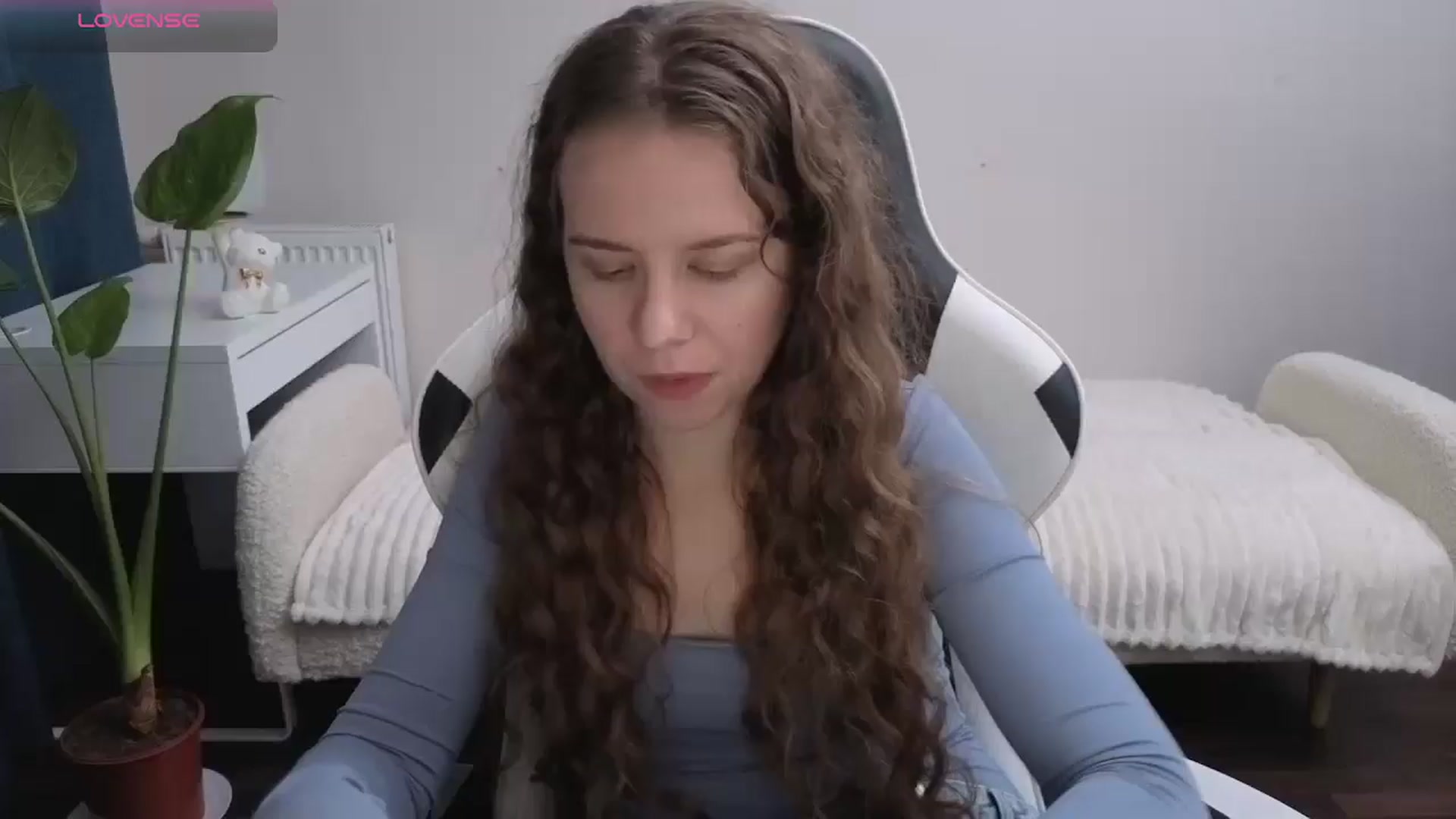 Gallery image thumbnail from BlueFlowerr's myfreecams stream on, 11/19/2025, 23:16 image 20 of 20