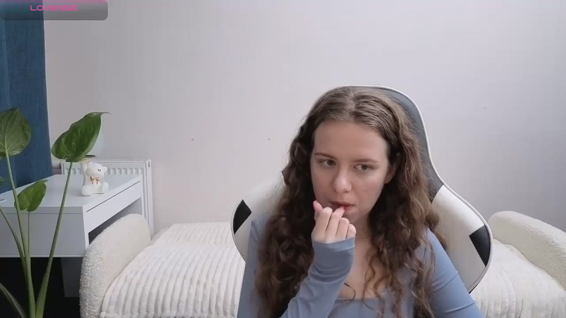 Gallery image thumbnail from BlueFlowerr's myfreecams stream on, 11/19/2025, 23:16 image 11 of 20