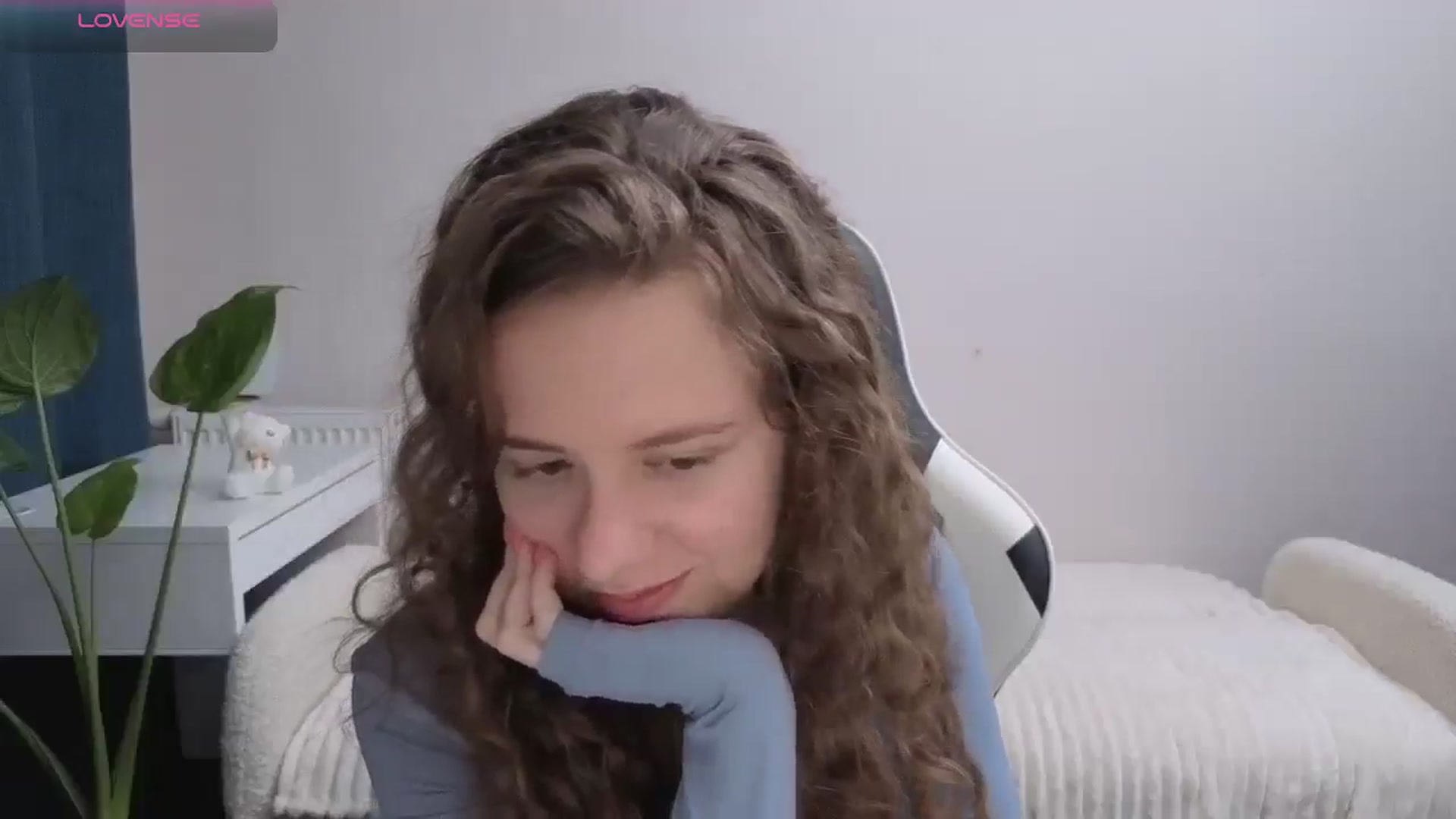 Gallery image thumbnail from BlueFlowerr's myfreecams stream on, 11/20/2025, 24:52 image 19 of 20