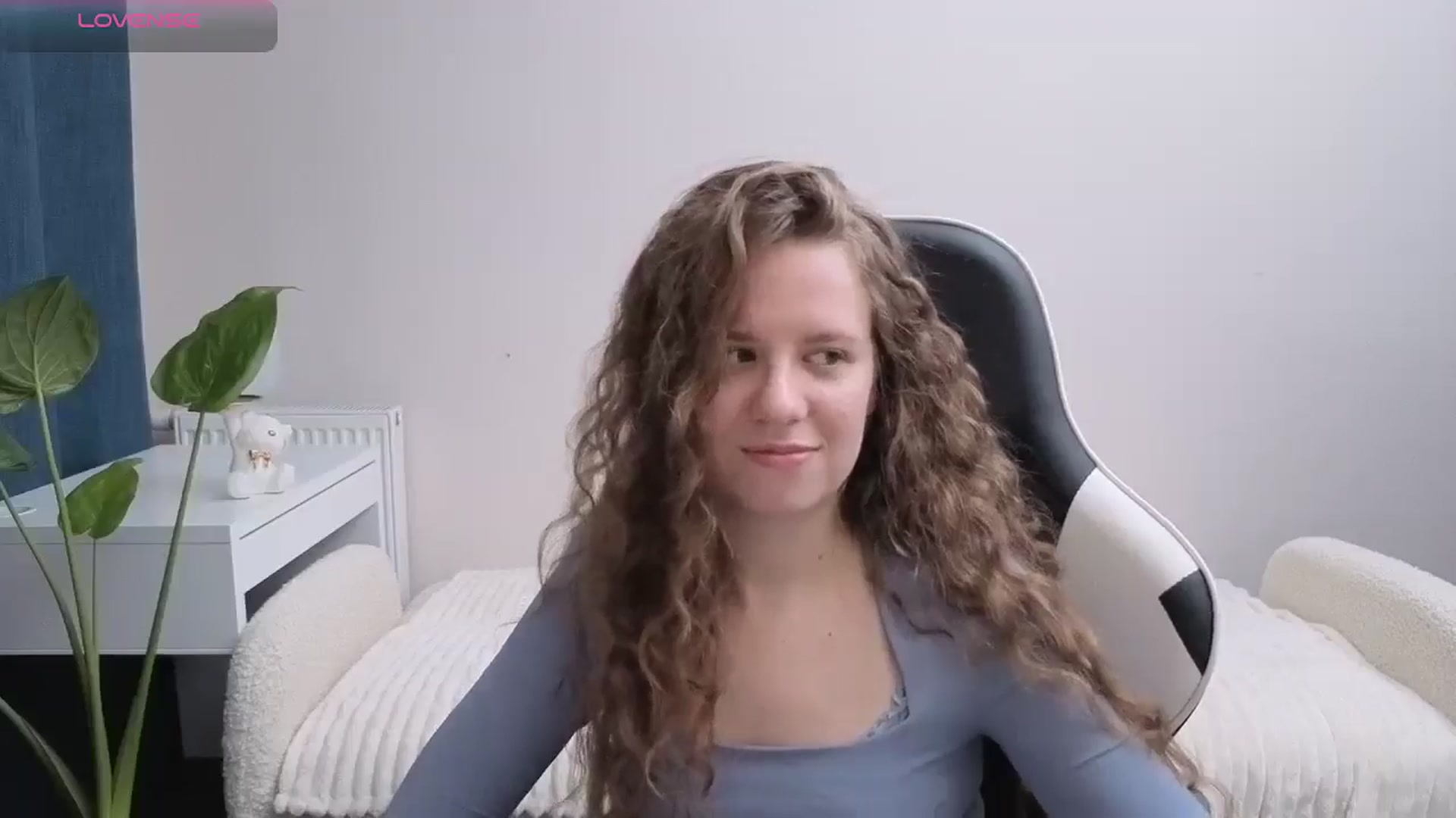 Gallery image thumbnail from BlueFlowerr's myfreecams stream on, 11/20/2025, 24:52 image 15 of 20