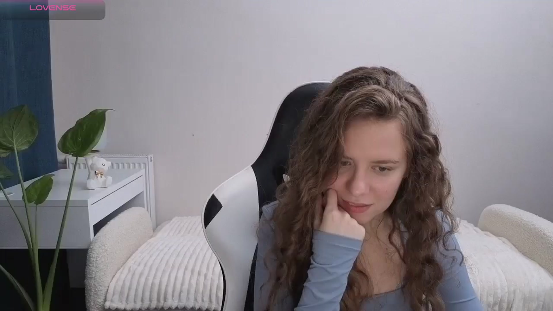 Gallery image thumbnail from BlueFlowerr's myfreecams stream on, 11/20/2025, 24:52 image 18 of 20