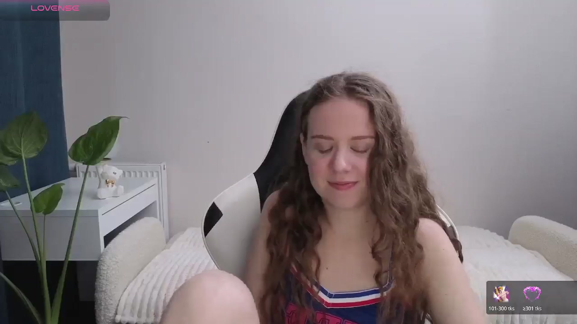 Gallery image thumbnail from BlueFlowerr's myfreecams stream on, 11/20/2025, 16:05 image 4 of 20