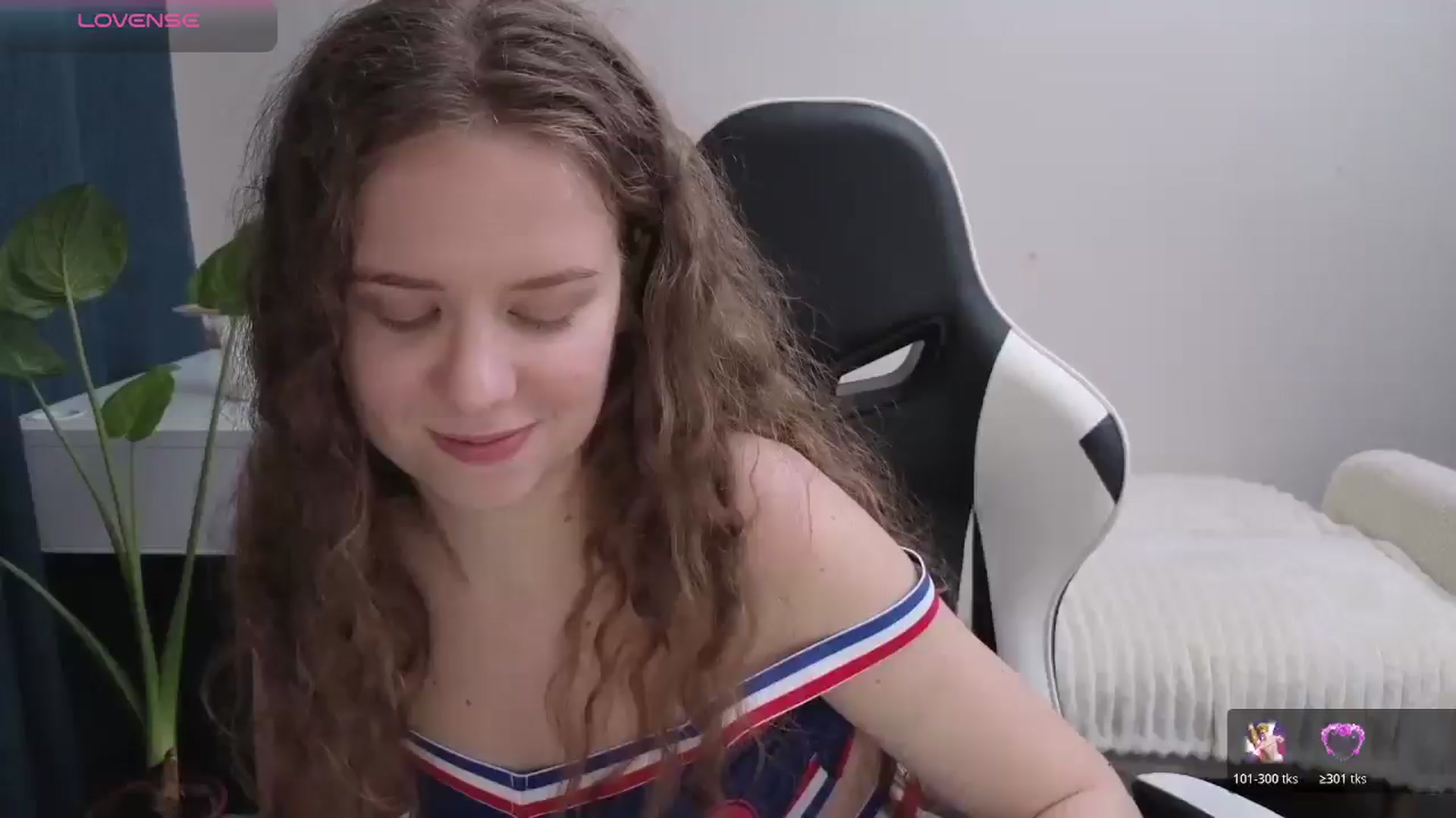Gallery image thumbnail from BlueFlowerr's myfreecams stream on, 11/20/2025, 21:06 image 18 of 20