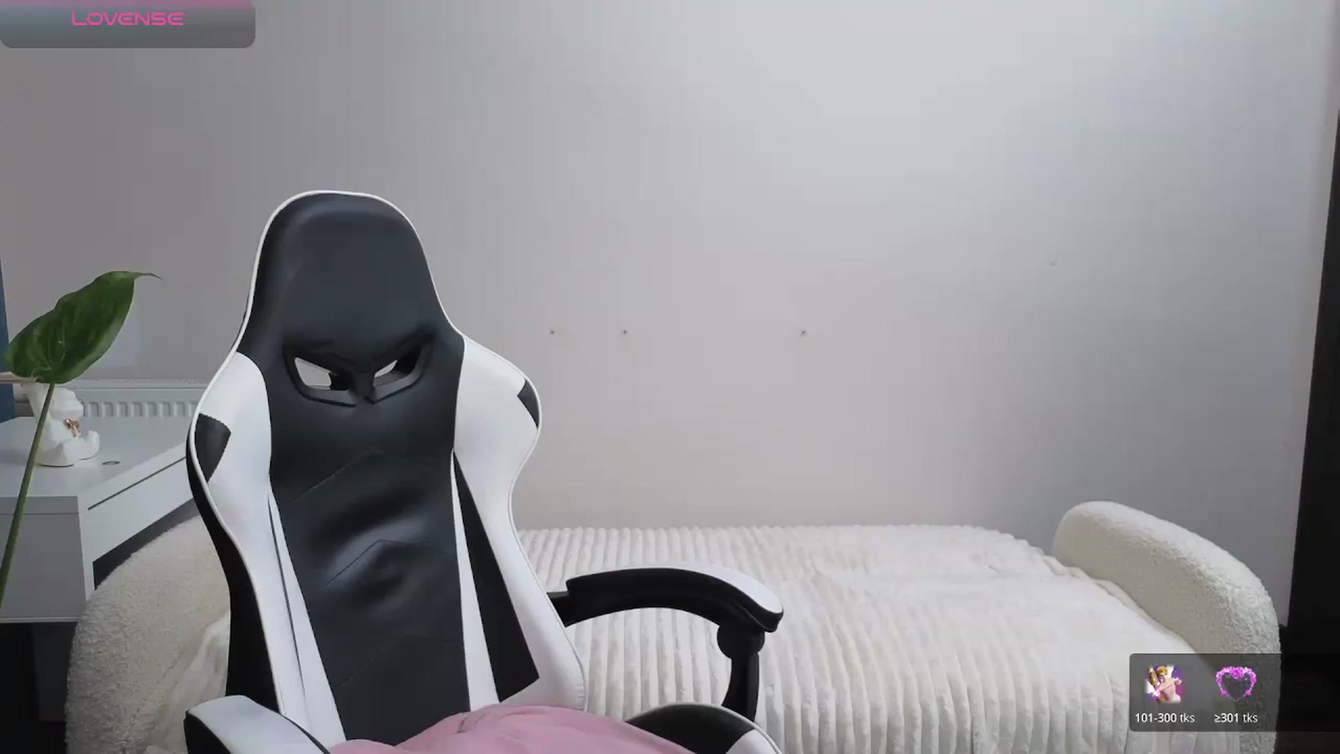 Gallery image thumbnail from BlueFlowerr's myfreecams stream on, 11/20/2025, 21:06 image 20 of 20