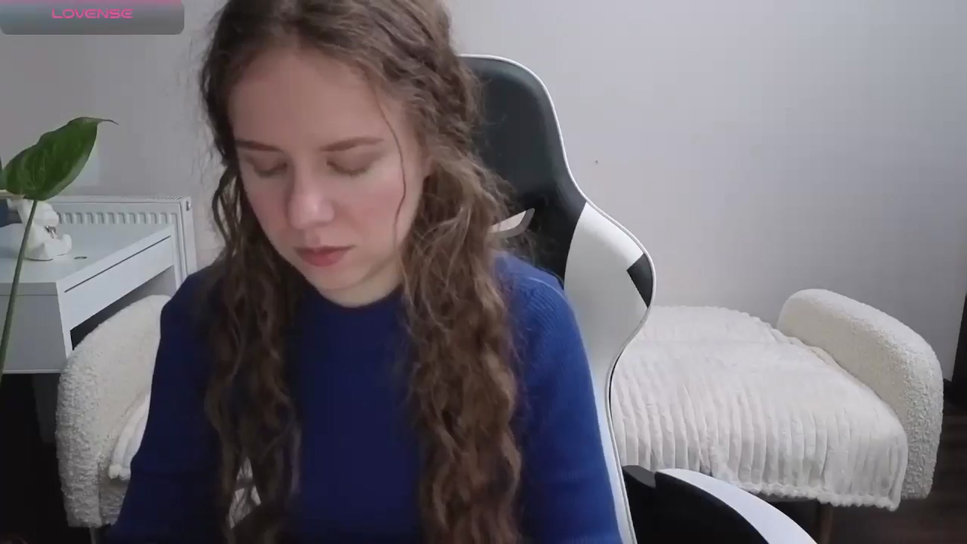 Gallery image thumbnail from BlueFlowerr's myfreecams stream on, 11/21/2025, 17:26 image 7 of 20