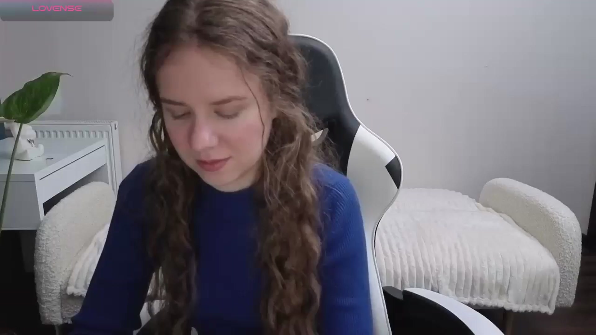 Gallery image thumbnail from BlueFlowerr's myfreecams stream on, 11/21/2025, 17:26 image 12 of 20