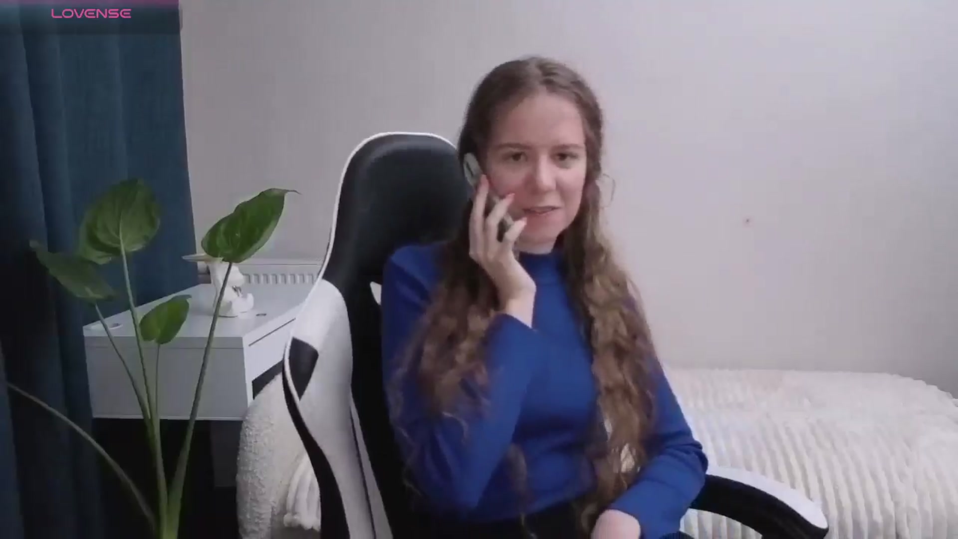 Gallery image thumbnail from BlueFlowerr's myfreecams stream on, 11/21/2025, 22:40 image 6 of 20