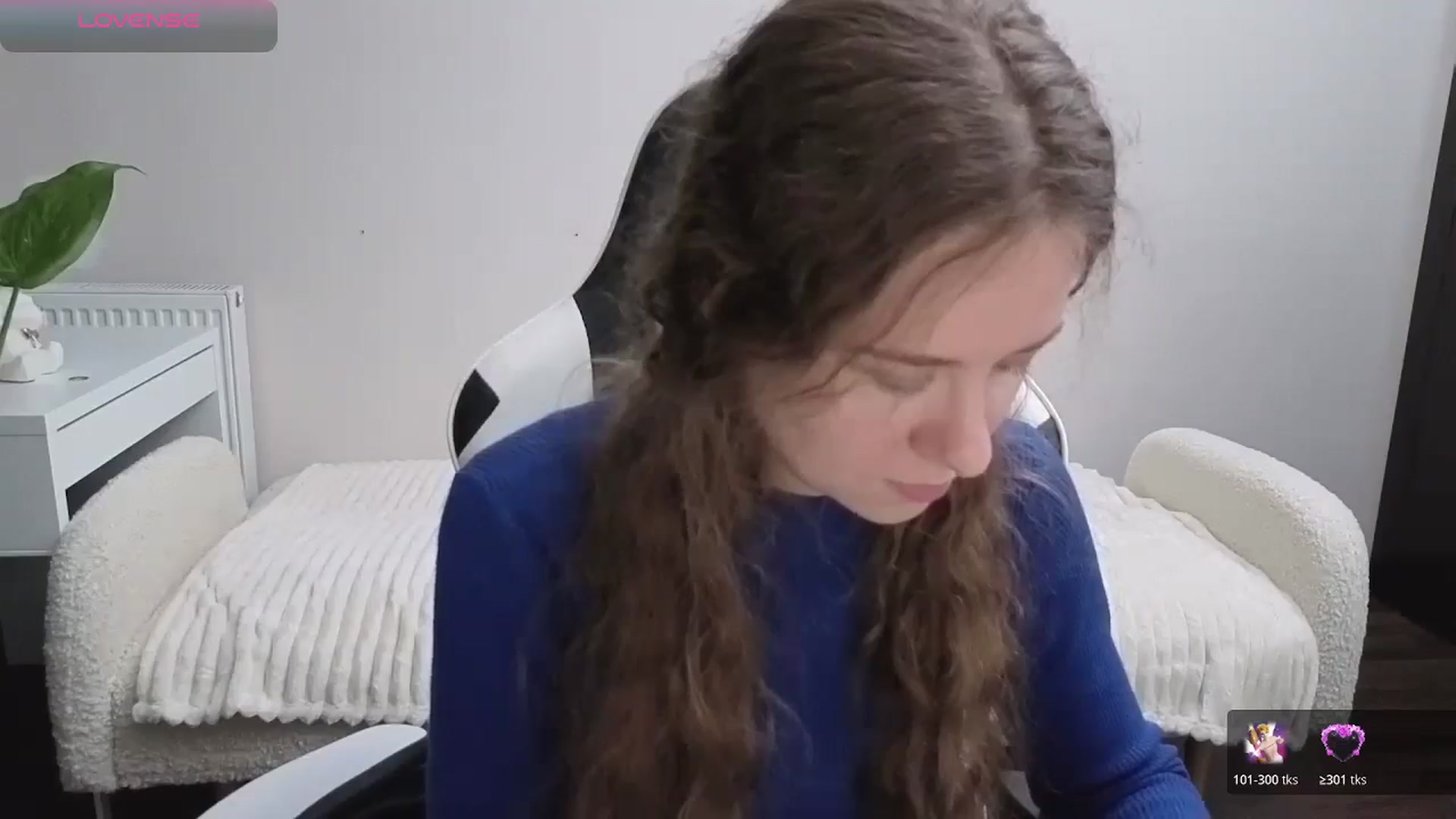 Gallery image thumbnail from BlueFlowerr's myfreecams stream on, 11/21/2025, 22:40 image 10 of 20