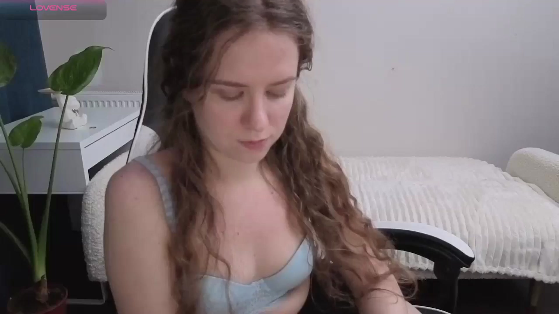Gallery image thumbnail from BlueFlowerr's myfreecams stream on, 11/22/2025, 24:03 image 7 of 20
