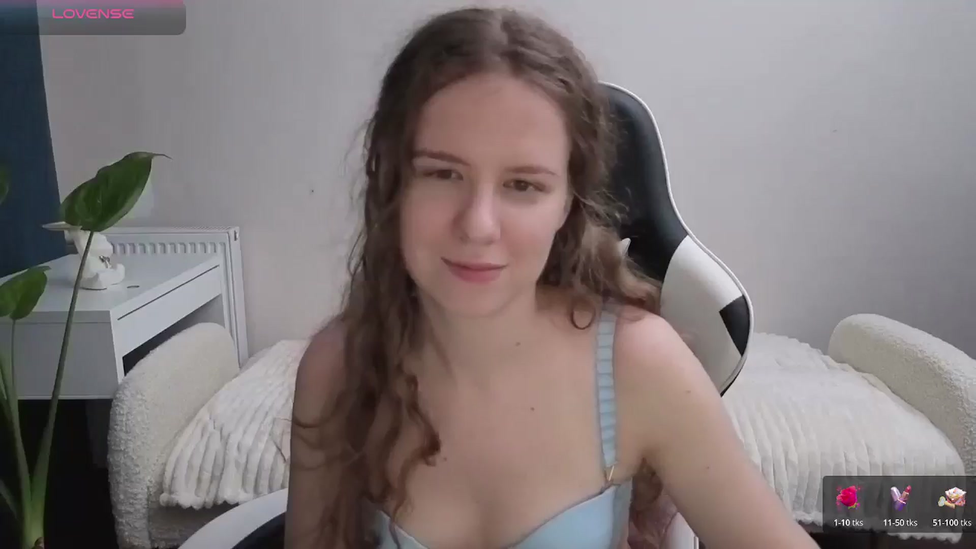 Gallery image thumbnail from BlueFlowerr's myfreecams stream on, 11/22/2025, 01:10 image 15 of 20