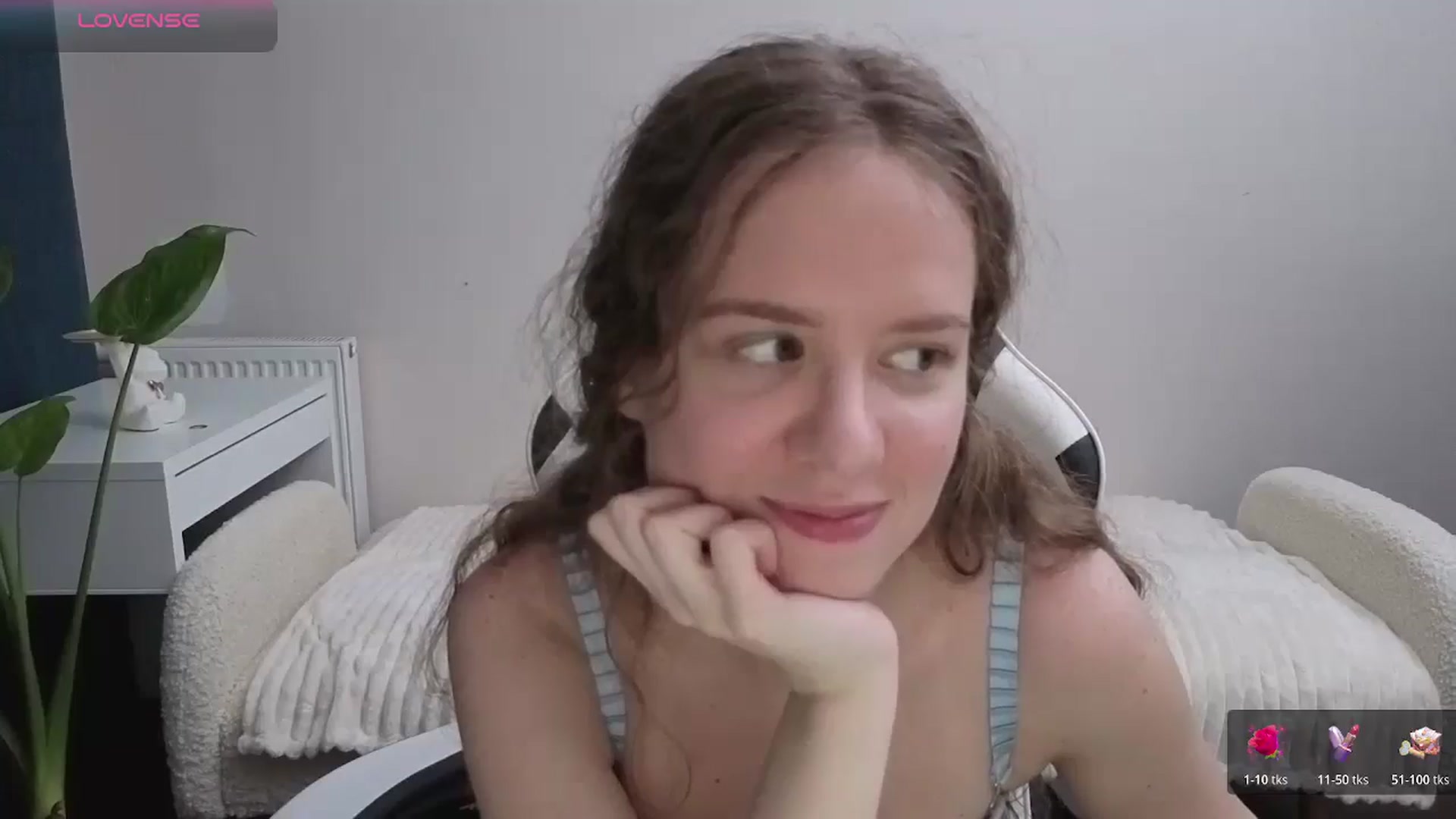 Gallery image thumbnail from BlueFlowerr's myfreecams stream on, 11/22/2025, 01:10 image 3 of 20