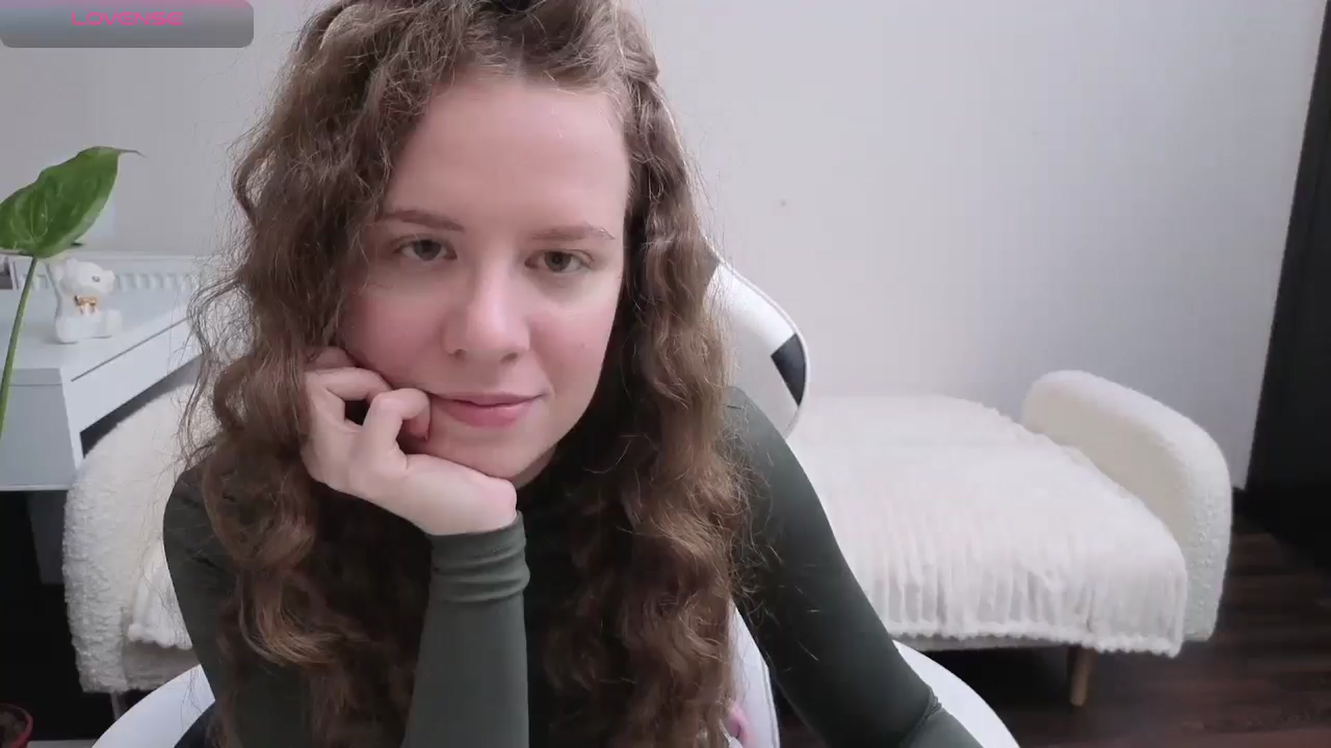 Gallery image thumbnail from BlueFlowerr's myfreecams stream on, 11/23/2025, 20:36 image 4 of 20