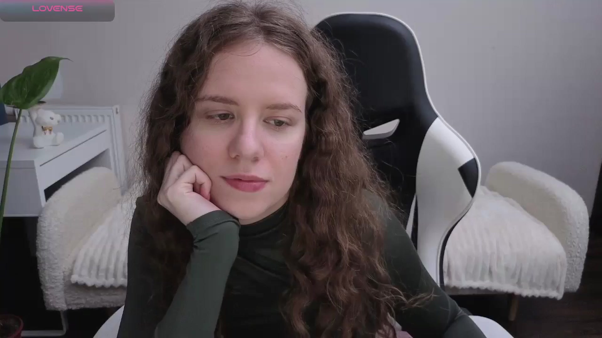 Gallery image thumbnail from BlueFlowerr's myfreecams stream on, 11/23/2025, 22:31 image 12 of 20