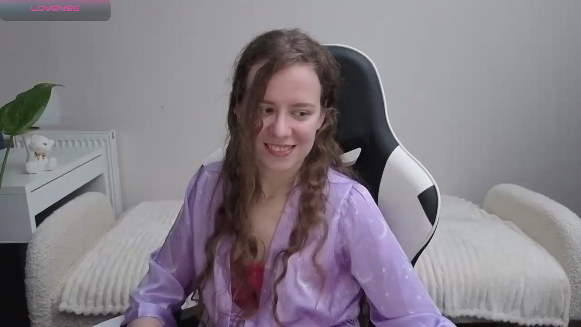 Gallery image thumbnail from BlueFlowerr's myfreecams stream on, 11/24/2025, 21:41 image 8 of 20