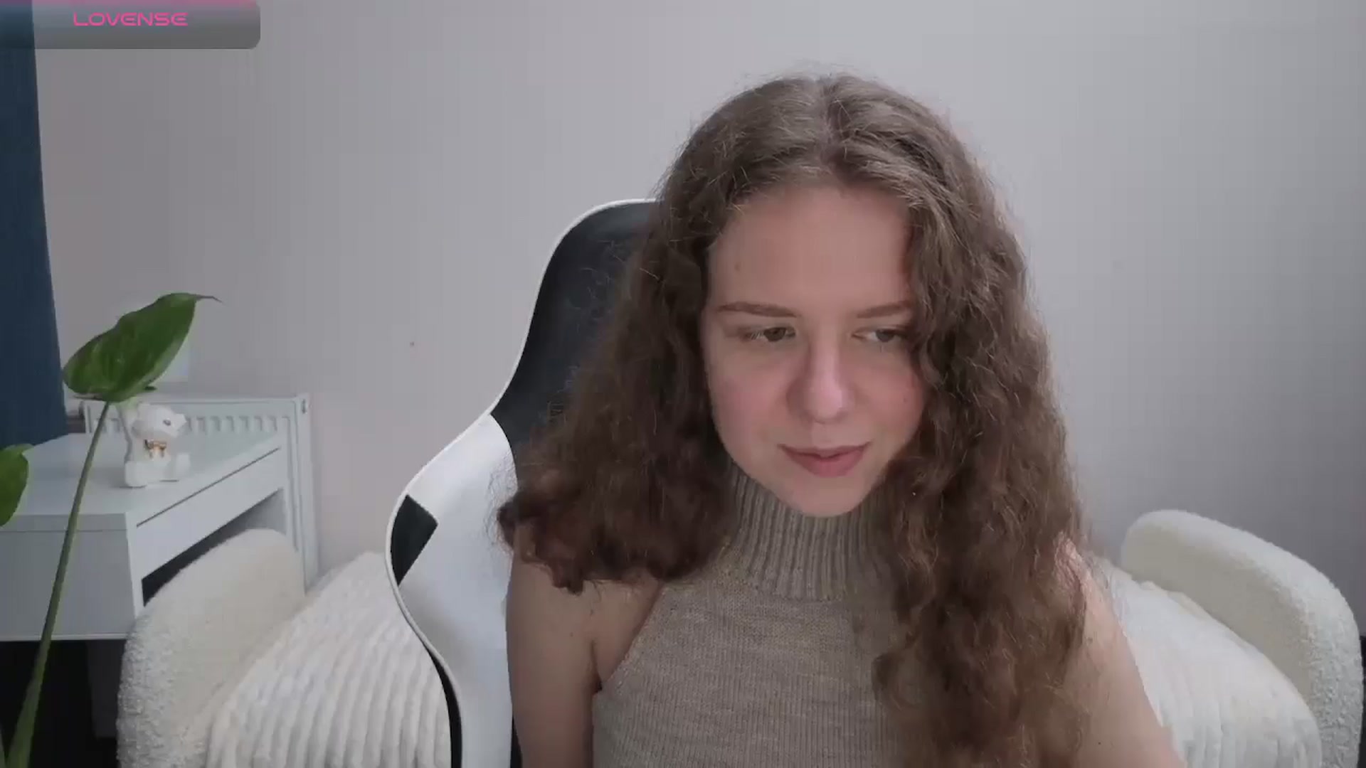 Gallery image thumbnail from BlueFlowerr's myfreecams stream on, 11/27/2025, 19:12 image 16 of 20