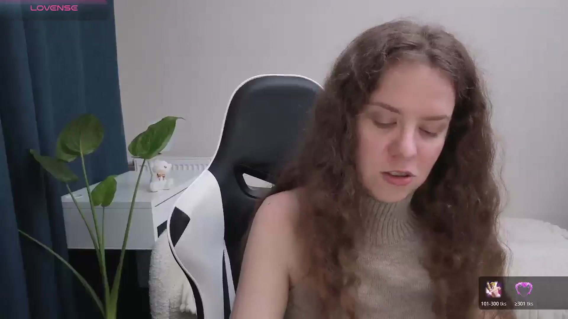 Gallery image thumbnail from BlueFlowerr's myfreecams stream on, 11/27/2025, 19:12 image 20 of 20