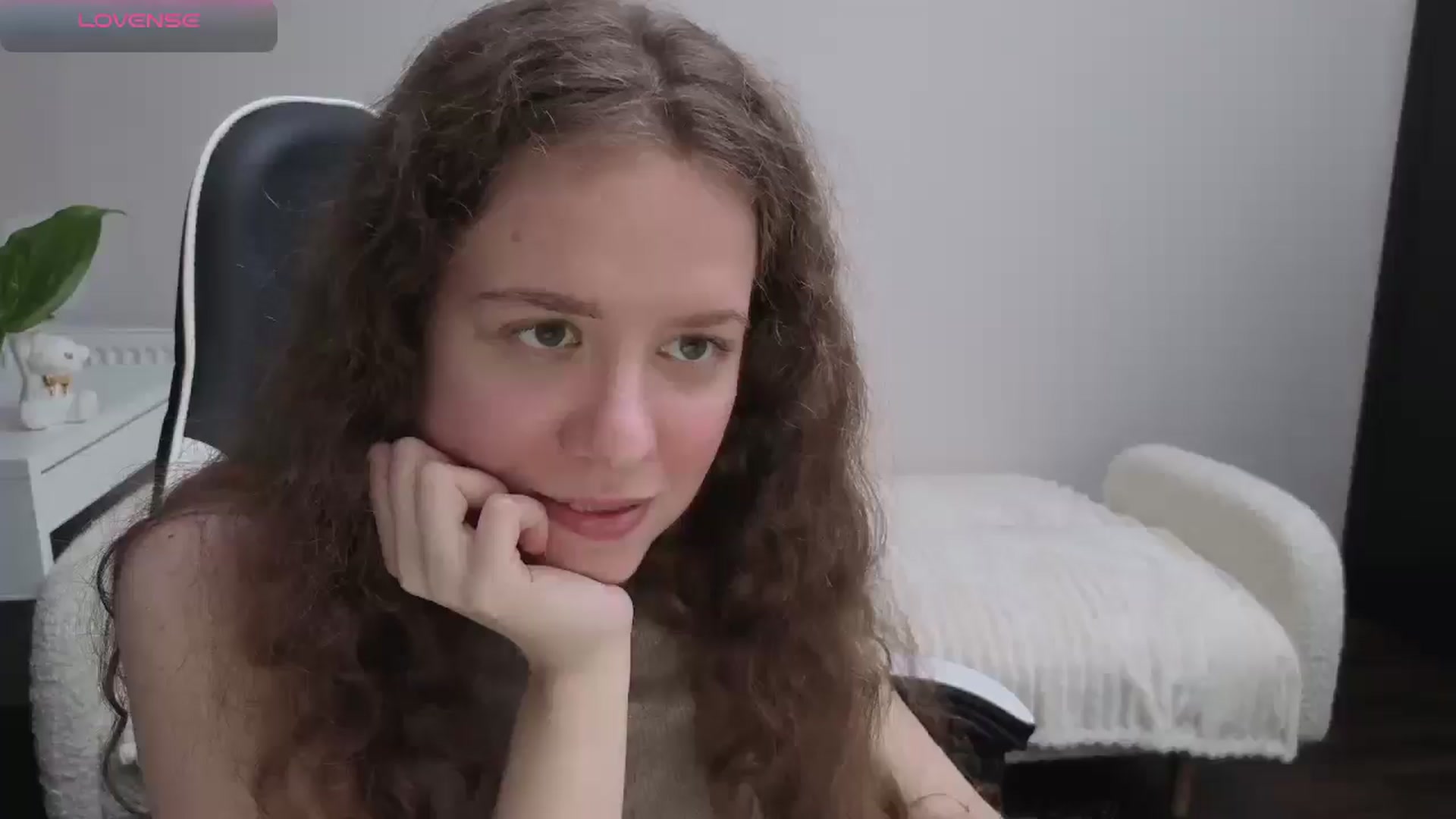 Gallery image thumbnail from BlueFlowerr's myfreecams stream on, 11/27/2025, 19:12 image 8 of 20