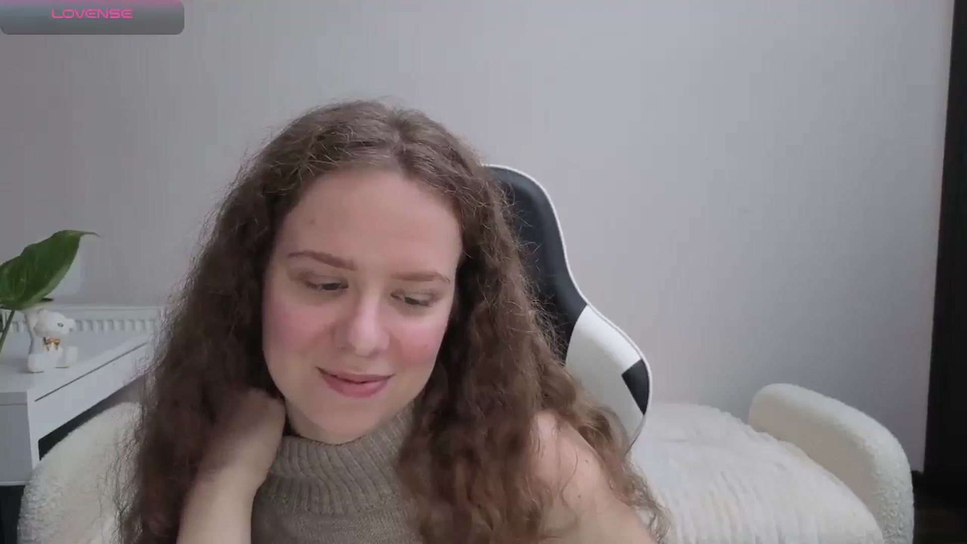 Gallery image thumbnail from BlueFlowerr's myfreecams stream on, 11/27/2025, 19:12 image 7 of 20