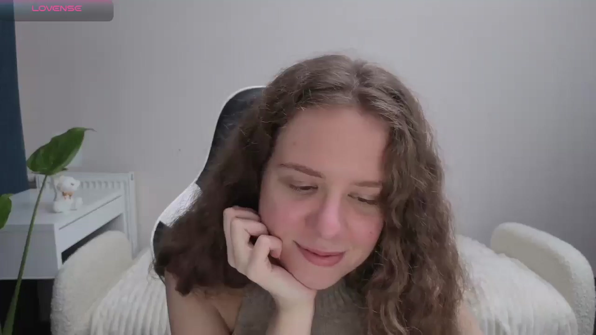 Gallery image thumbnail from BlueFlowerr's myfreecams stream on, 11/27/2025, 19:12 image 15 of 20