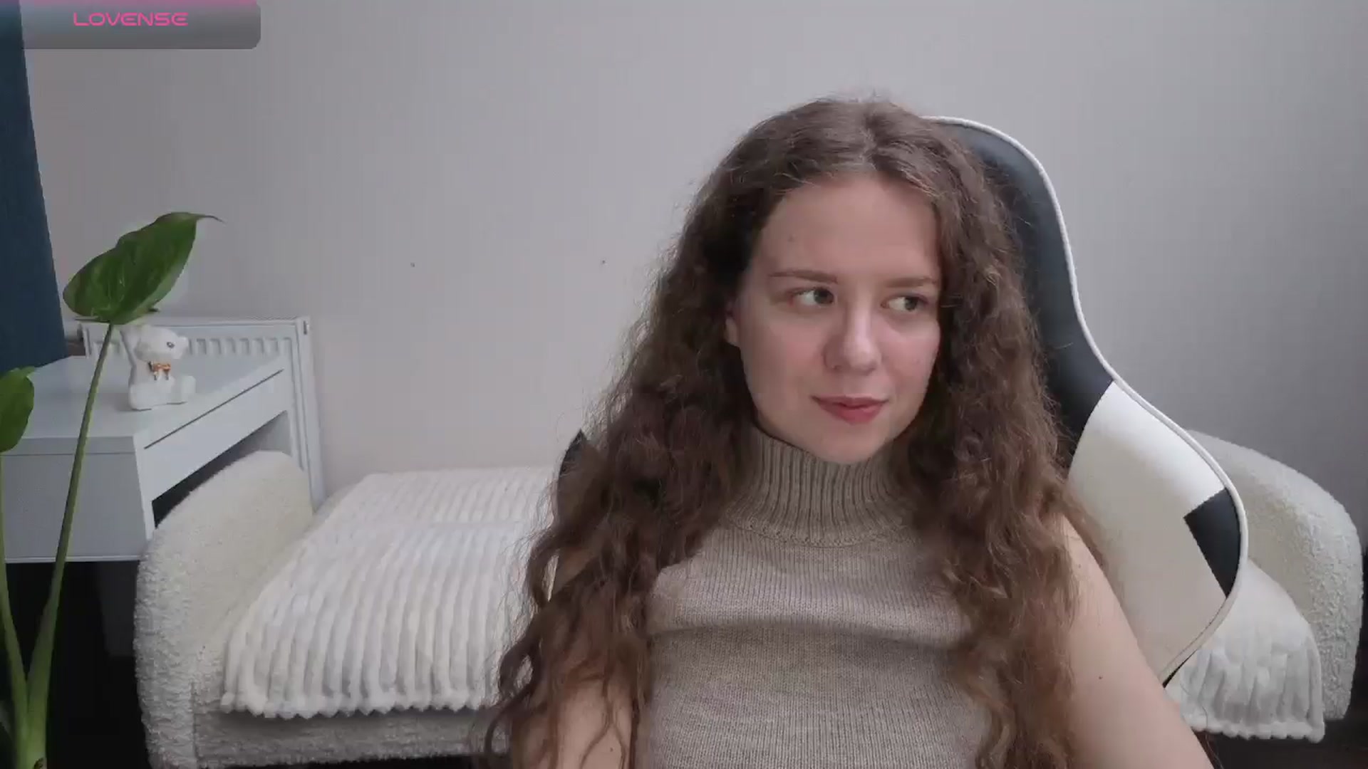 Gallery image thumbnail from BlueFlowerr's myfreecams stream on, 11/27/2025, 20:37 image 18 of 20