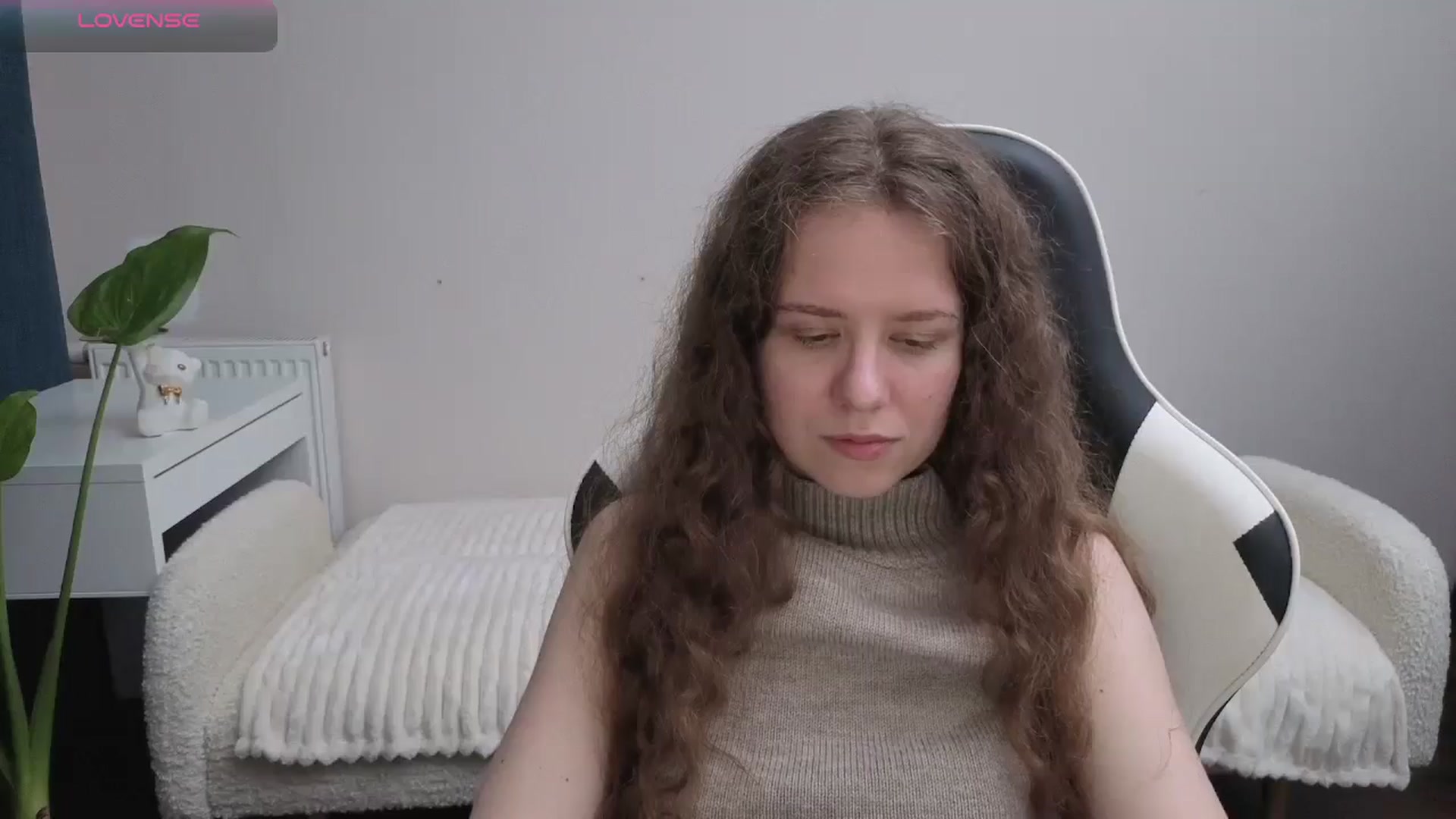 Gallery image thumbnail from BlueFlowerr's myfreecams stream on, 11/27/2025, 20:37 image 15 of 20