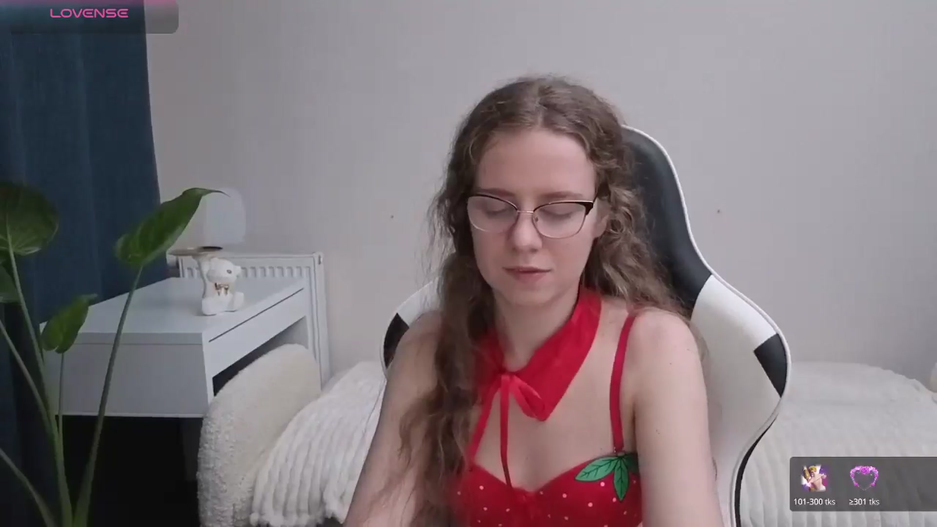 Gallery image thumbnail from BlueFlowerr's myfreecams stream on, 11/28/2025, 23:55 image 7 of 20