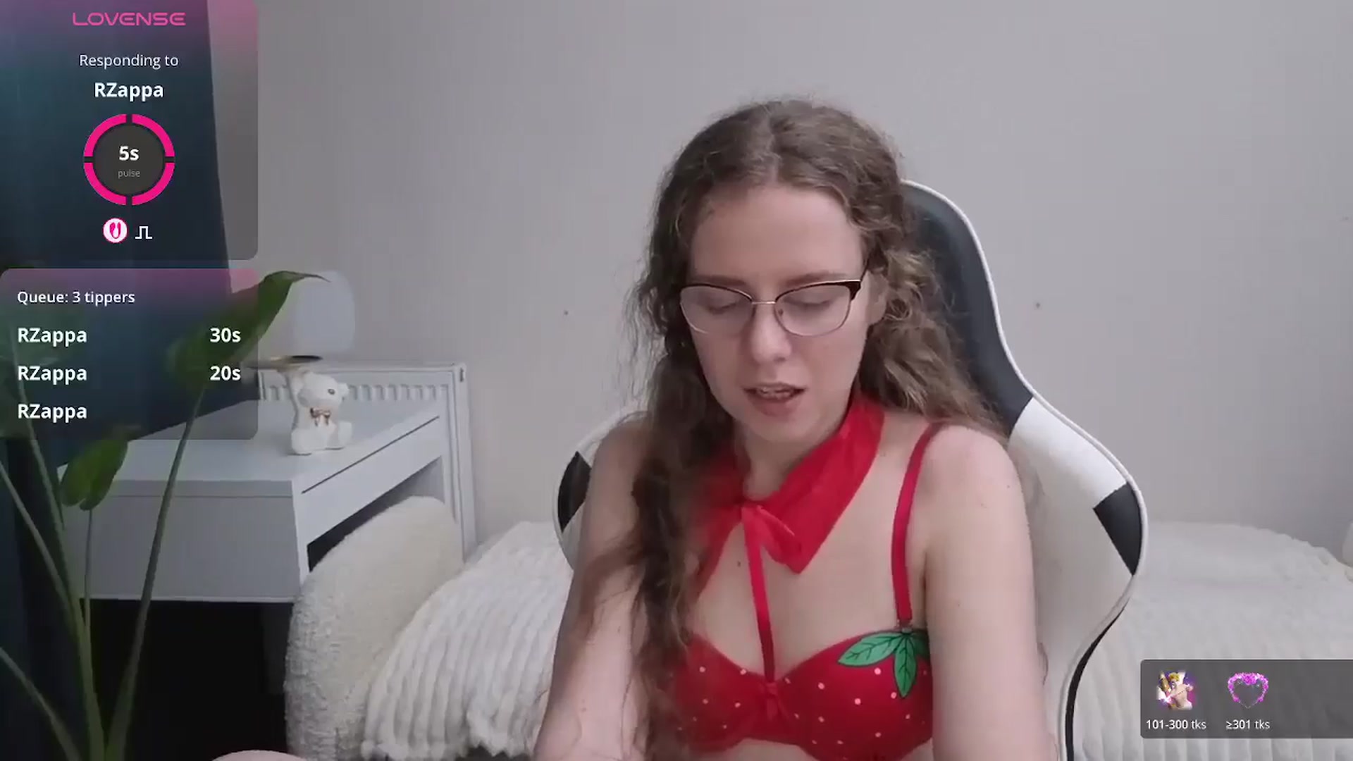 Gallery image thumbnail from BlueFlowerr's myfreecams stream on, 11/28/2025, 23:55 image 2 of 20