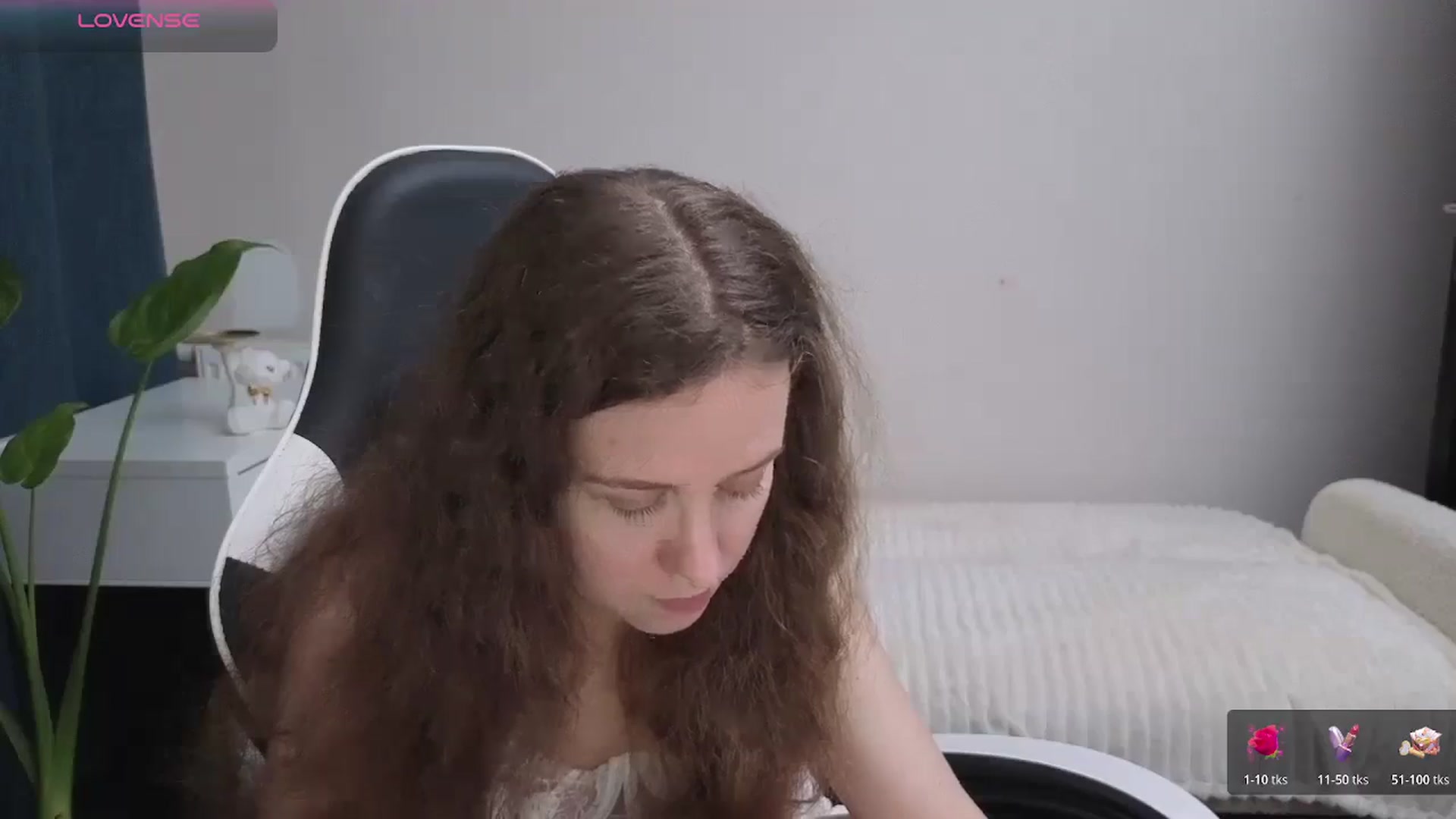 Gallery image thumbnail from BlueFlowerr's myfreecams stream on, 11/29/2025, 18:08 image 16 of 20
