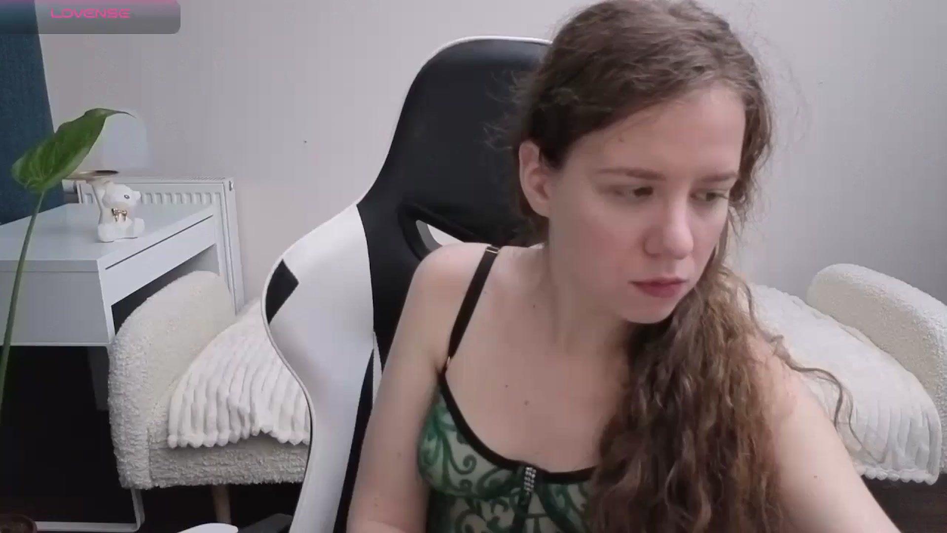 Gallery image thumbnail from BlueFlowerr's myfreecams stream on, 12/01/2025, 18:24 image 14 of 20
