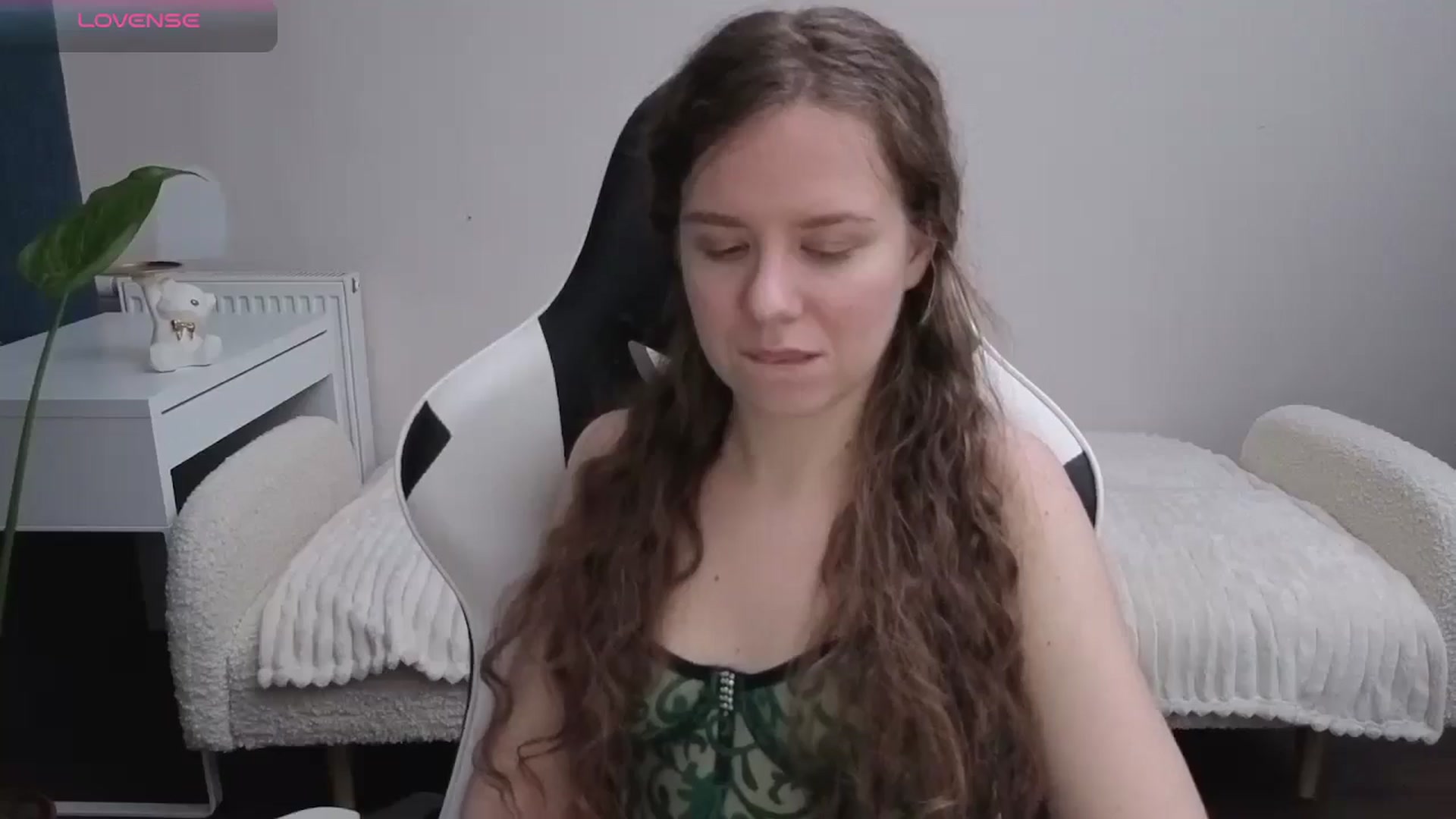 Gallery image thumbnail from BlueFlowerr's myfreecams stream on, 12/01/2025, 18:24 image 19 of 20