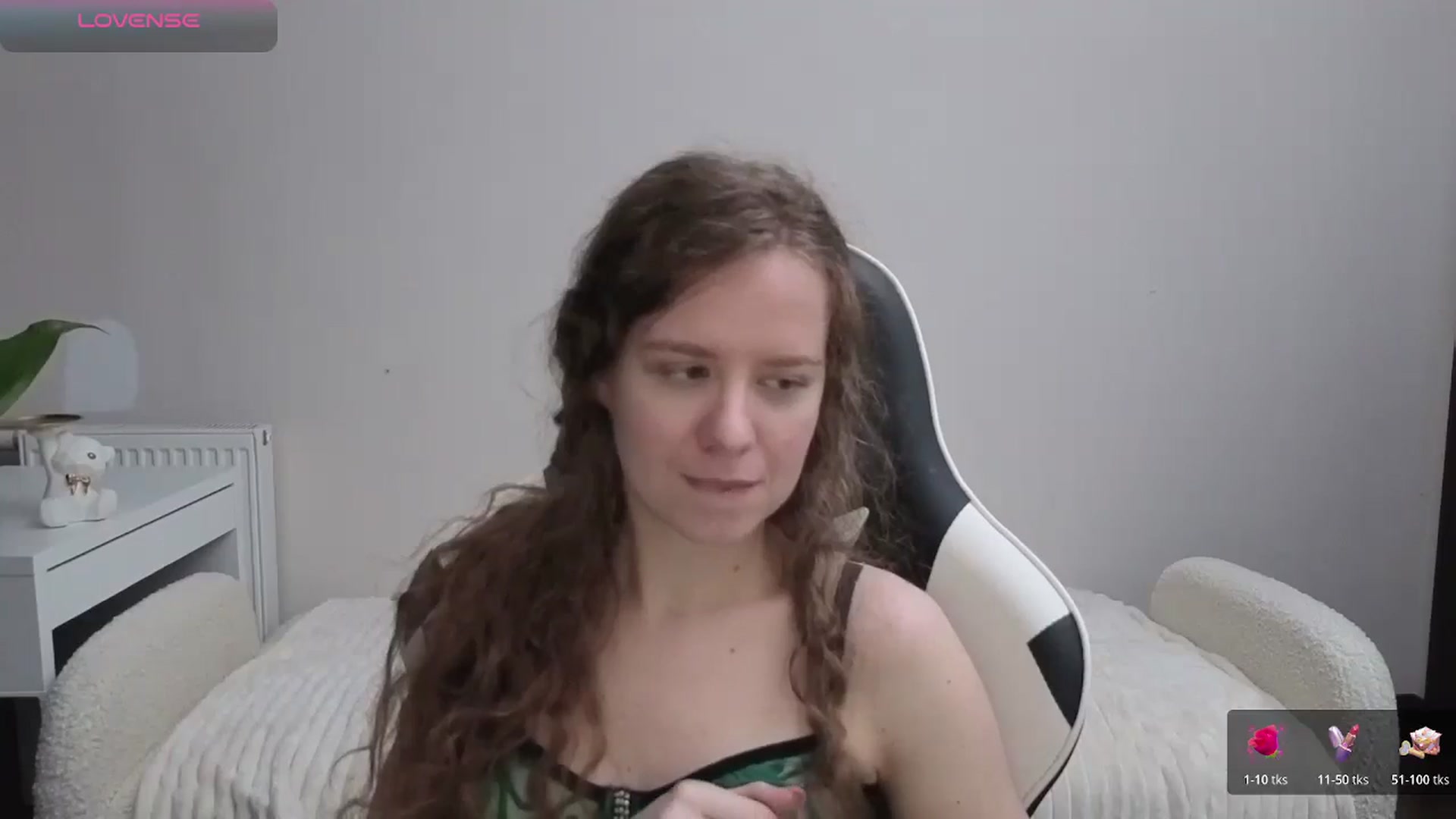 Gallery image thumbnail from BlueFlowerr's myfreecams stream on, 12/01/2025, 19:38 image 14 of 20