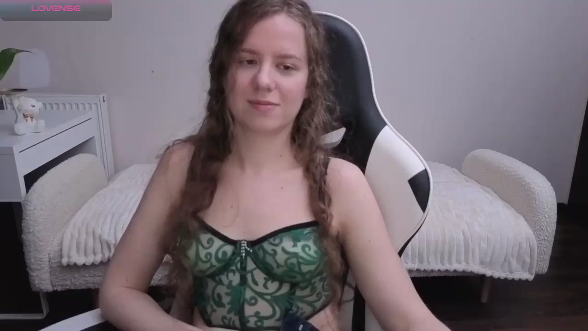 Gallery image thumbnail from BlueFlowerr's myfreecams stream on, 12/01/2025, 19:38 image 19 of 20