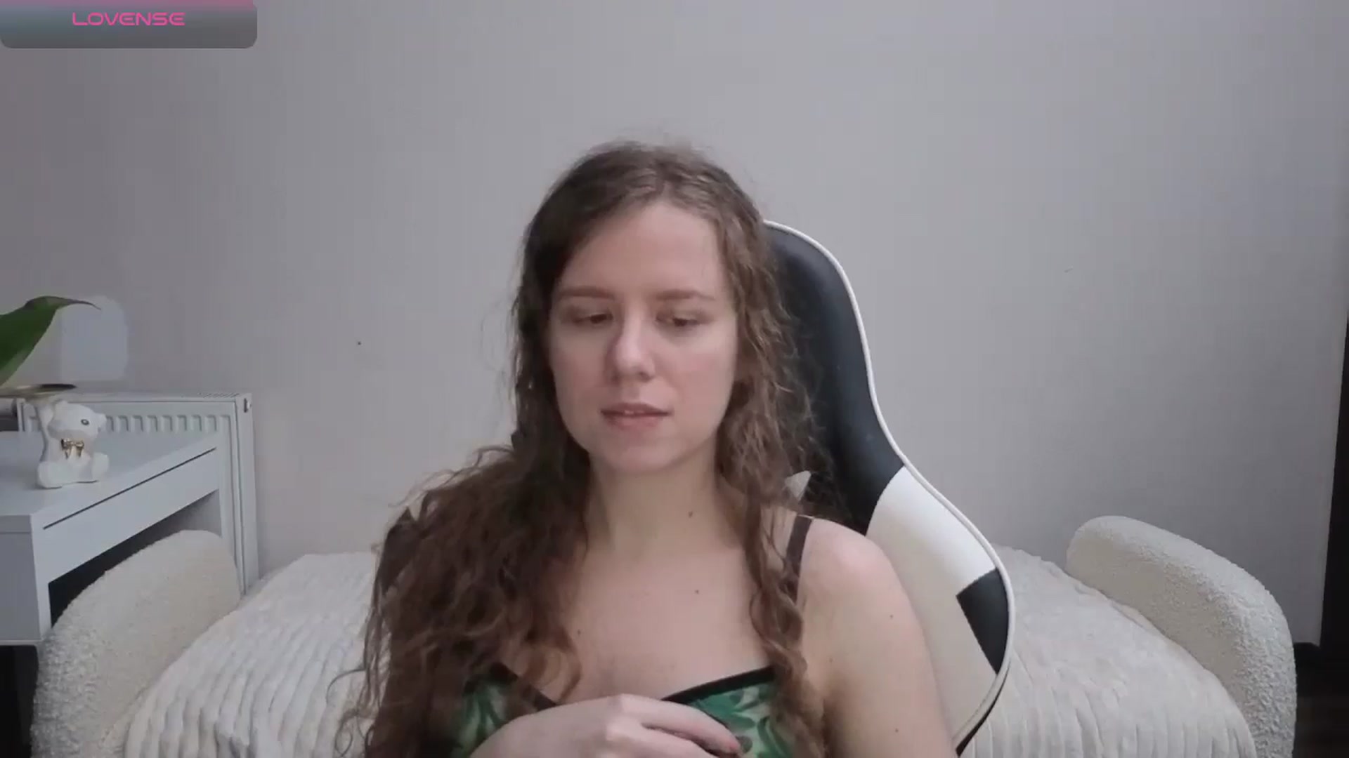 Gallery image thumbnail from BlueFlowerr's myfreecams stream on, 12/01/2025, 19:38 image 15 of 20