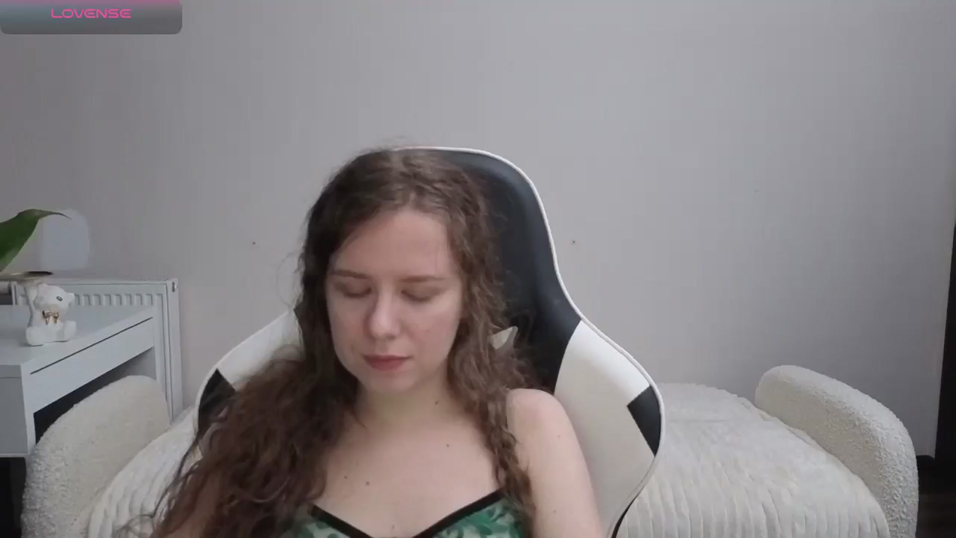 Gallery image thumbnail from BlueFlowerr's myfreecams stream on, 12/01/2025, 19:38 image 8 of 20