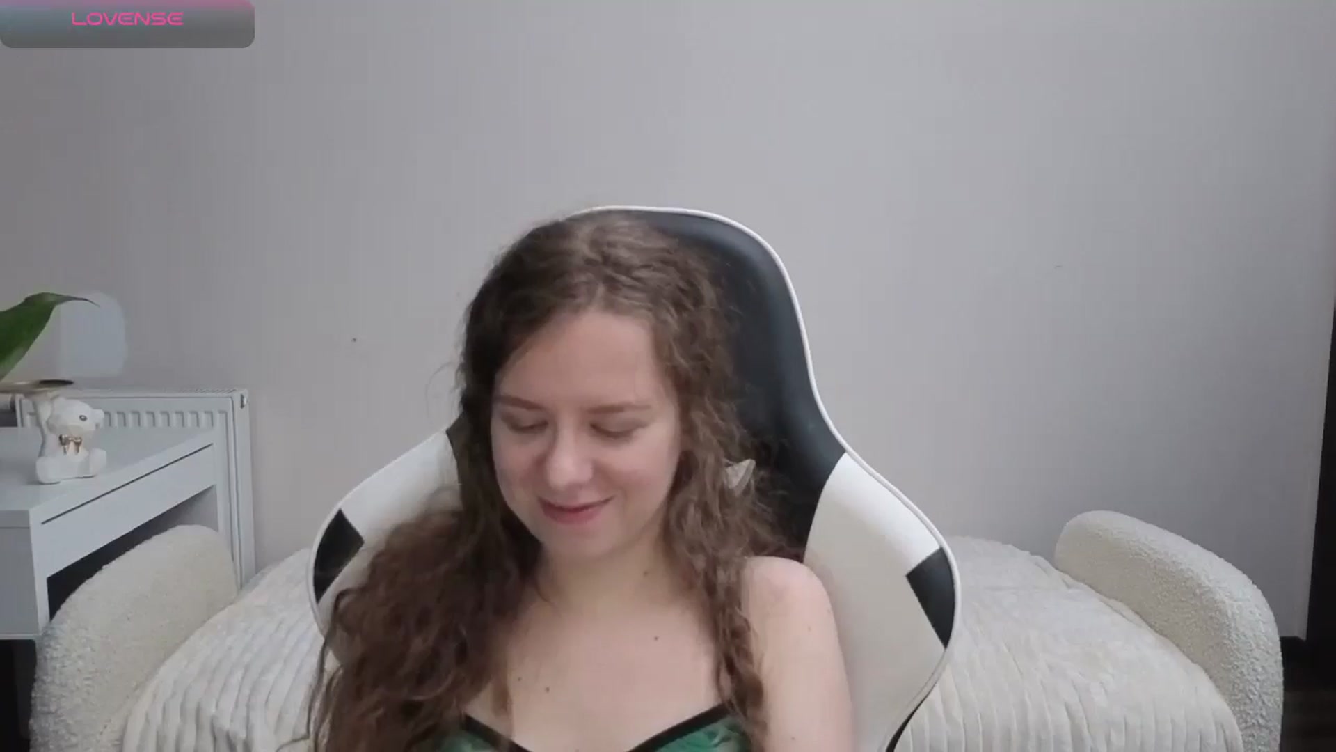 Gallery image thumbnail from BlueFlowerr's myfreecams stream on, 12/01/2025, 19:38 image 13 of 20