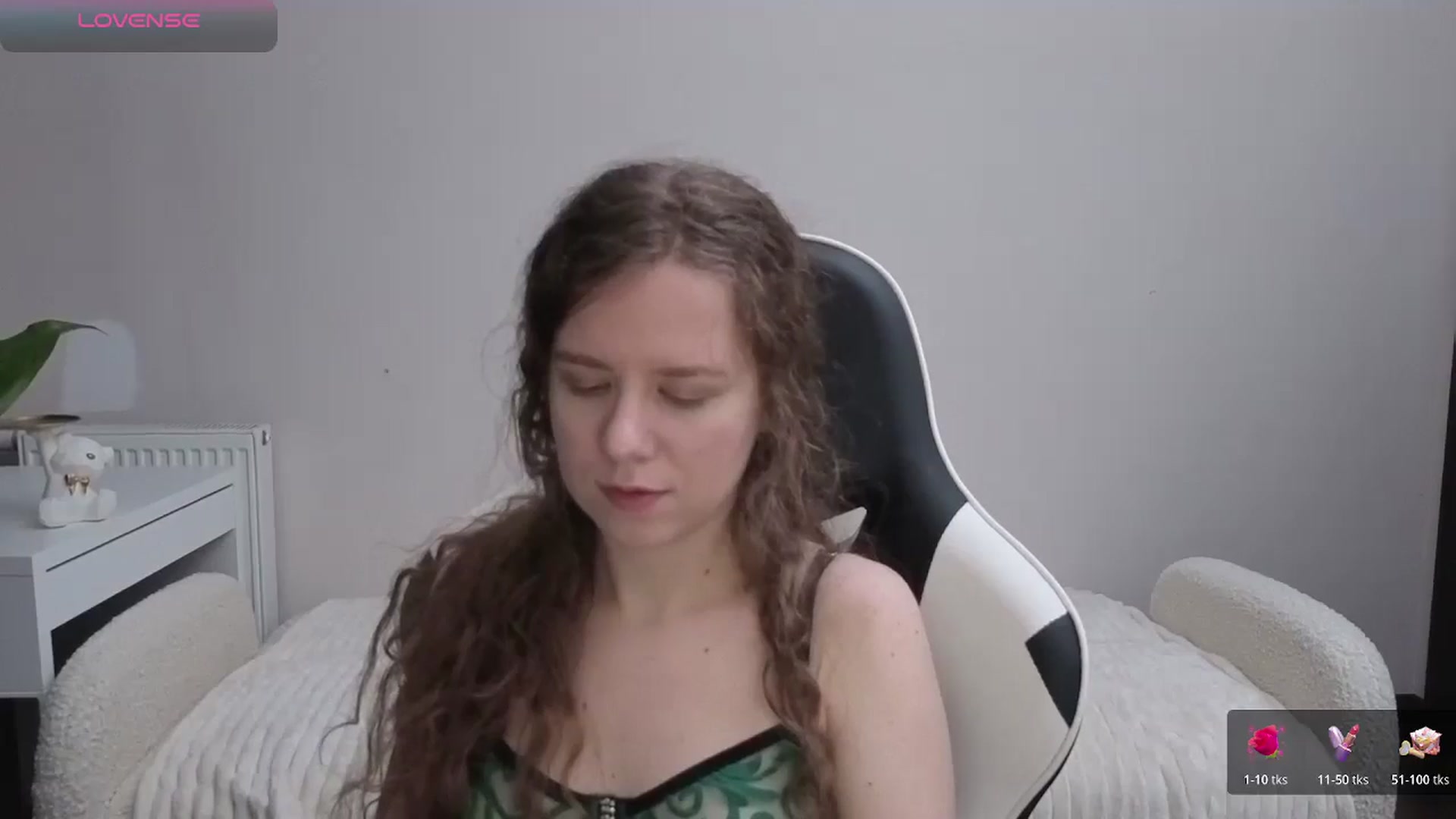 Gallery image thumbnail from BlueFlowerr's myfreecams stream on, 12/01/2025, 19:38 image 16 of 20