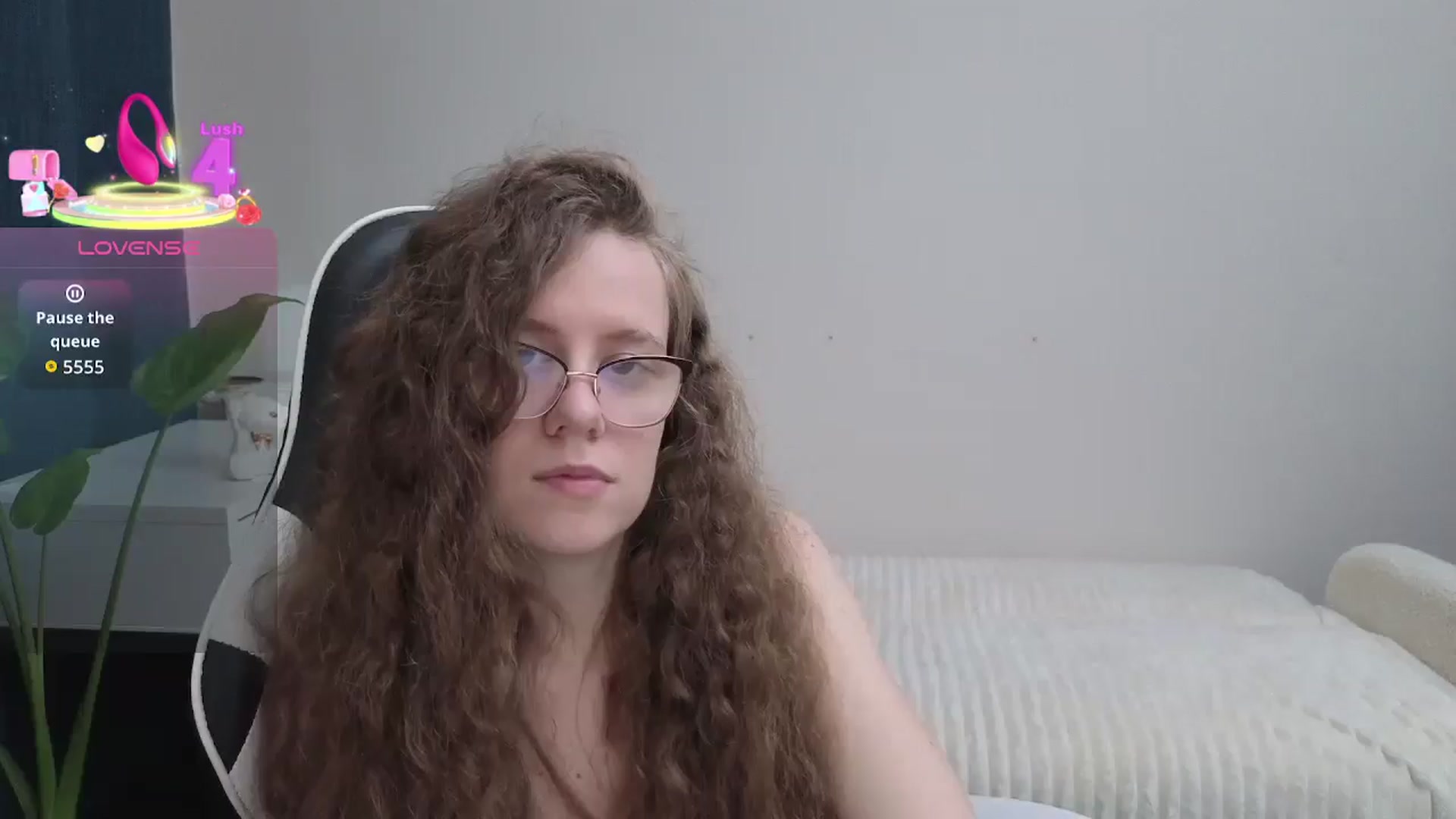 Gallery image thumbnail from BlueFlowerr's myfreecams stream on, 12/06/2025, 23:35 image 14 of 20