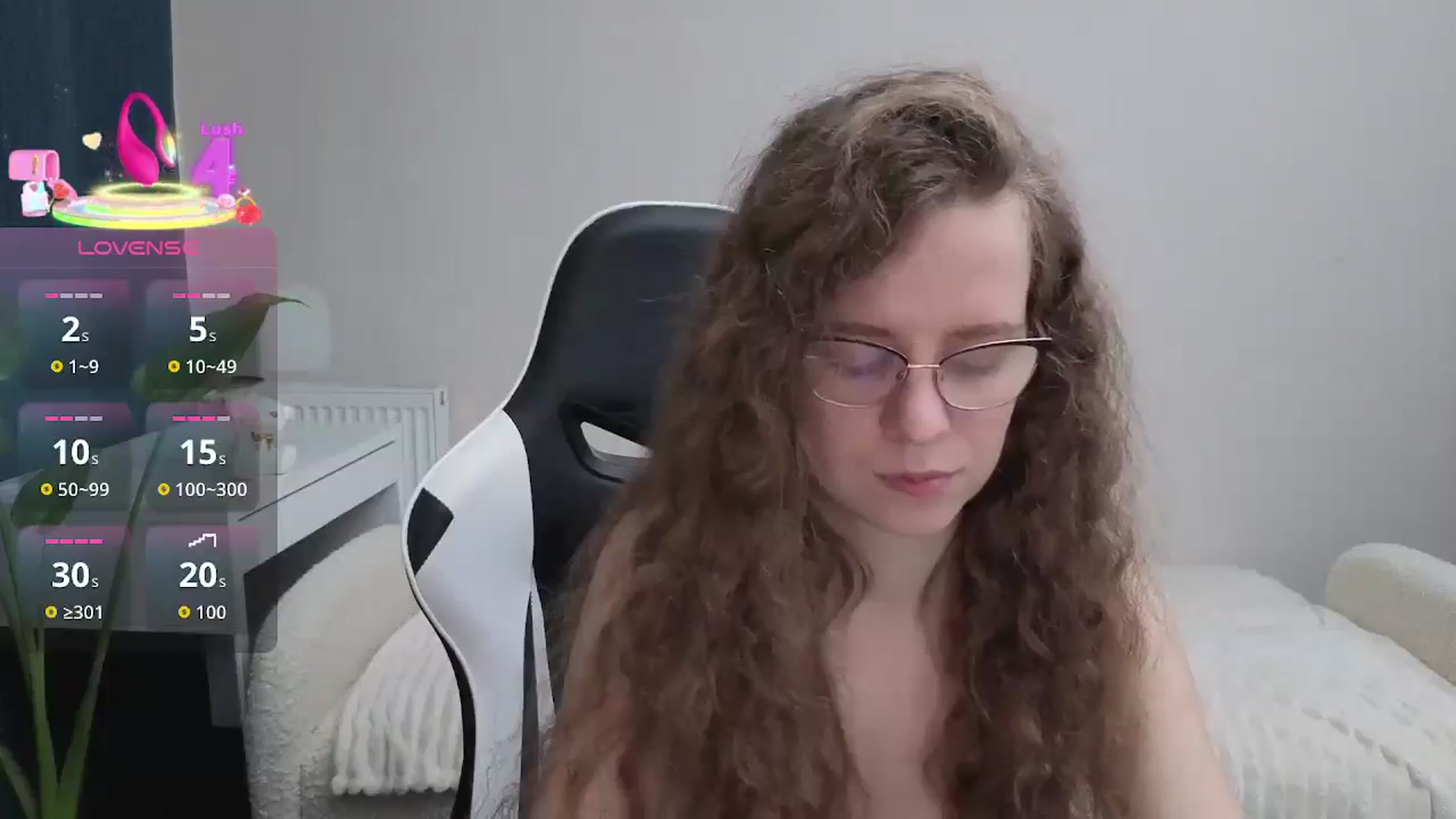 Gallery image thumbnail from BlueFlowerr's myfreecams stream on, 12/06/2025, 23:35 image 18 of 20