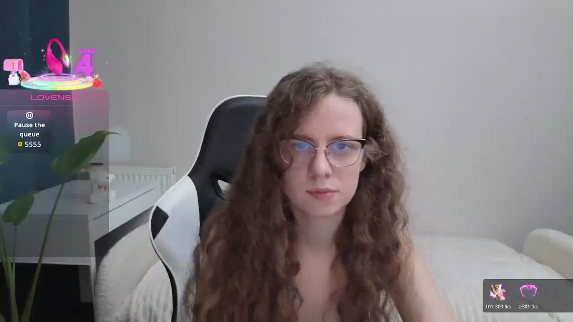 Gallery image thumbnail from BlueFlowerr's myfreecams stream on, 12/07/2025, 24:53 image 4 of 20