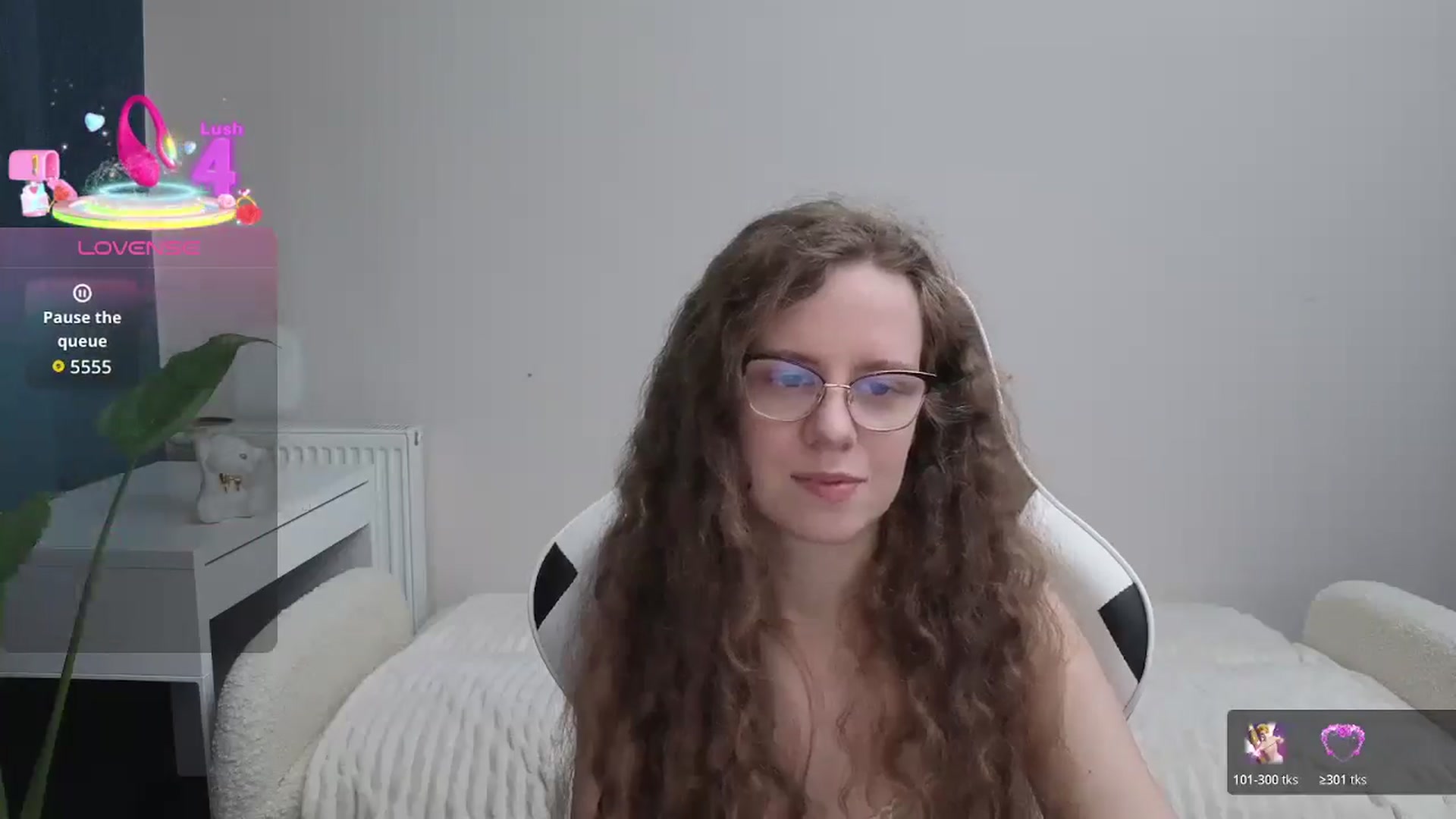 Gallery image thumbnail from BlueFlowerr's myfreecams stream on, 12/07/2025, 24:53 image 15 of 20